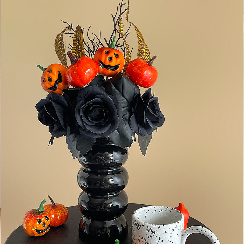 47 cm schwarzer Dekorations-Kürbis mit Rosen – für Halloween
