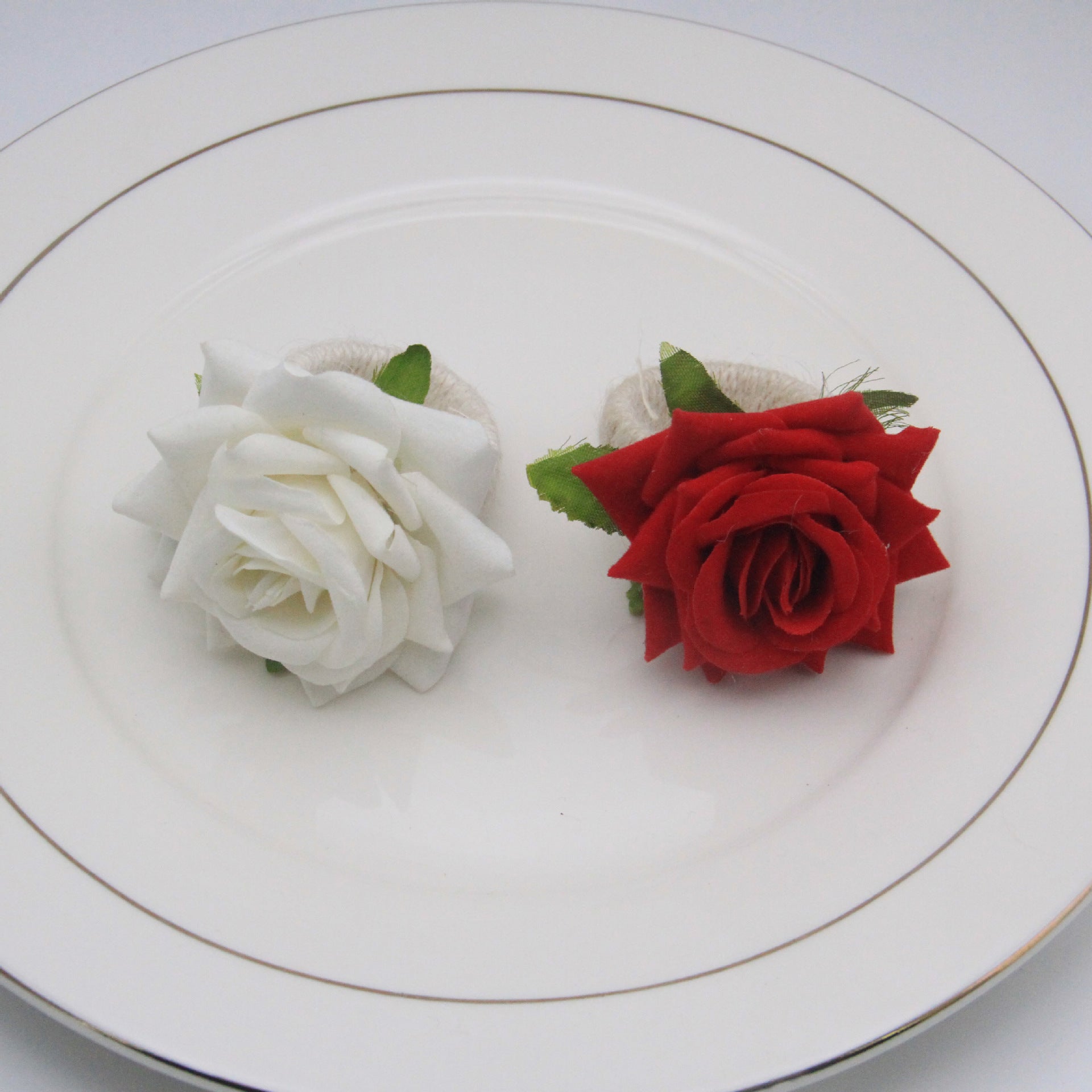 Künstliche Rosen-Serviettenringhalter für Weihnachten, Hochzeiten, Valentinstag, Party sowie tägliche Haushalts- und Tischdekoration