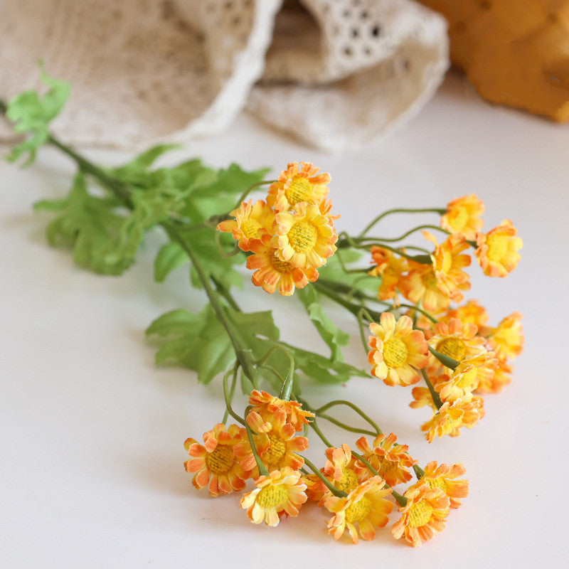 57cm Künstliche Gänseblümchen – Künstliche Marguerite Blumen für Oktoberfest-Dekoration