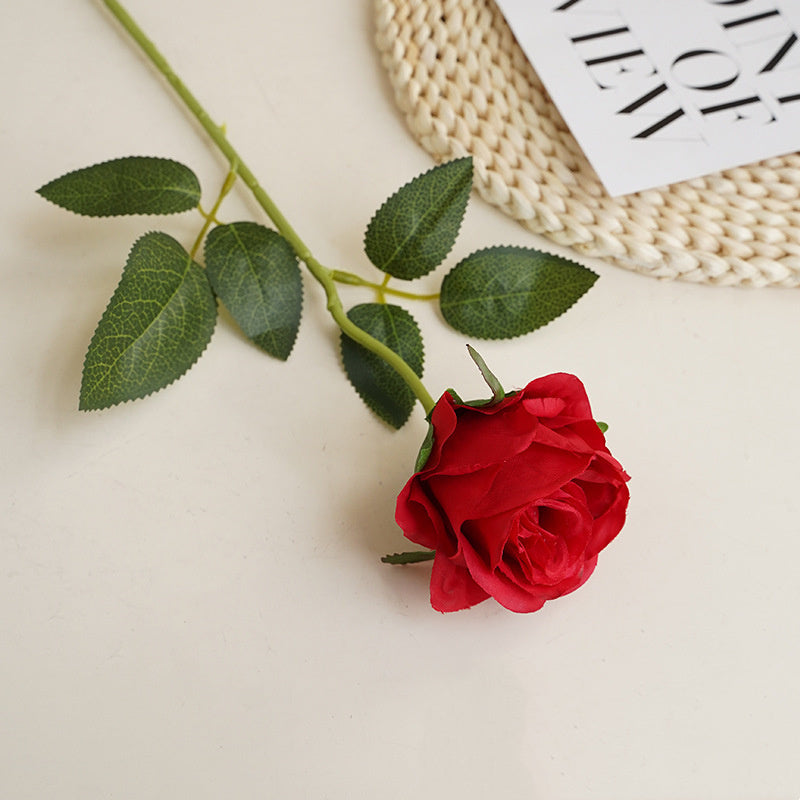 12 Stück Künstliche Rosen, Einzelne Langstielige Künstliche Dunkelrote Rosen, Realistische Kunstrosen für Hochzeitsdeko Brautsträuß Heiratsantrag Geburtstag Party Haus Garten Decor