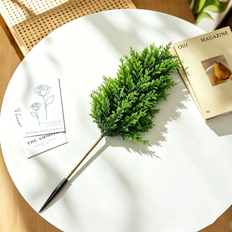 Künstliche Zypresse 70 cm, Realistische Konifere Kunstpflanze, Immergrüner Deko-Busch für Zuhause, Büro, Gastronomie & Events, Pflegeleicht