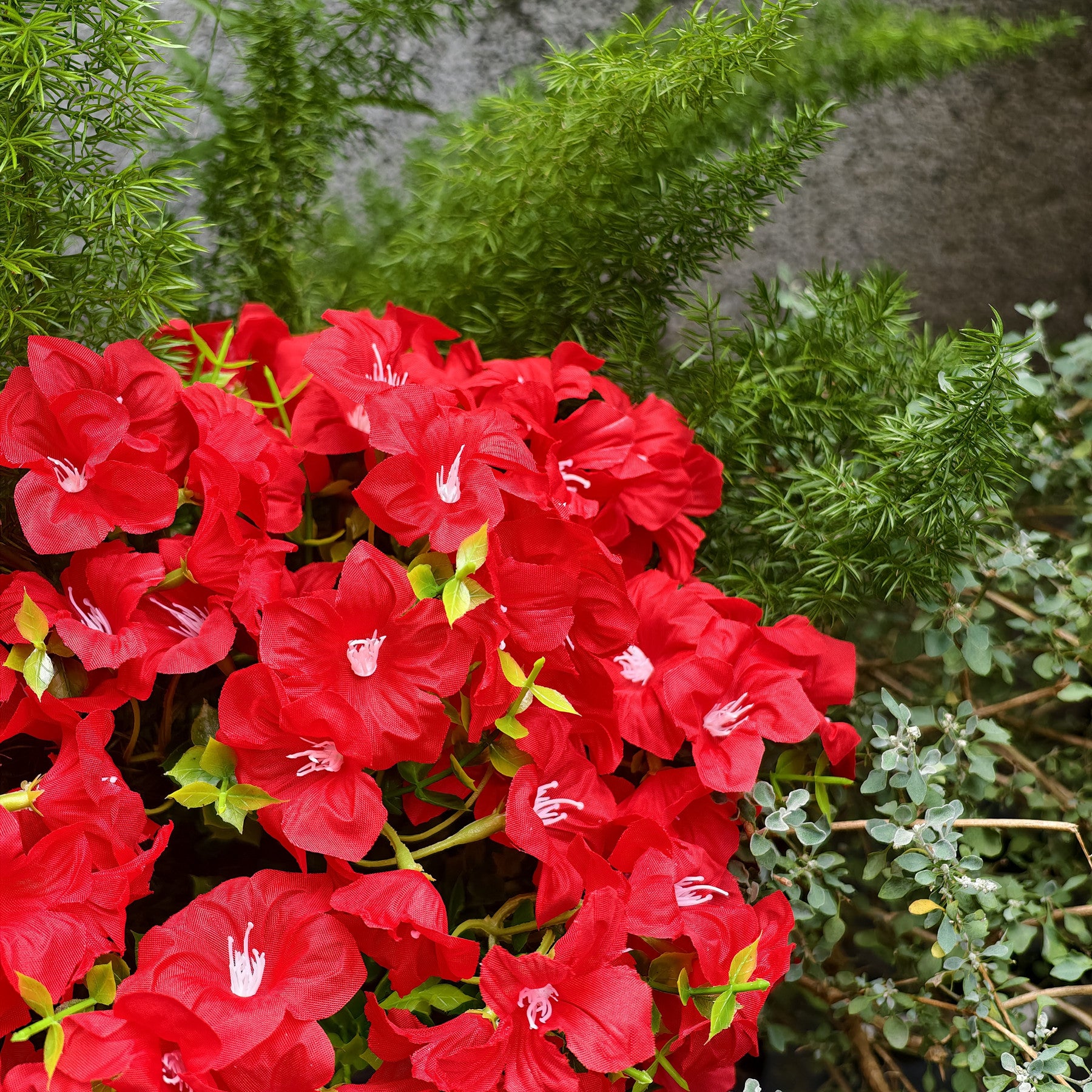 Kunstblumen wie Echt, 9 Bündel Künstliche Blumen Balkonpflanzen Outdoor Wetterfest, Fake Blumenstrauß UV-beständig Frühlingsdeko Gefälschte Blumen Deko Frühling für Innen Draußen Balkon
