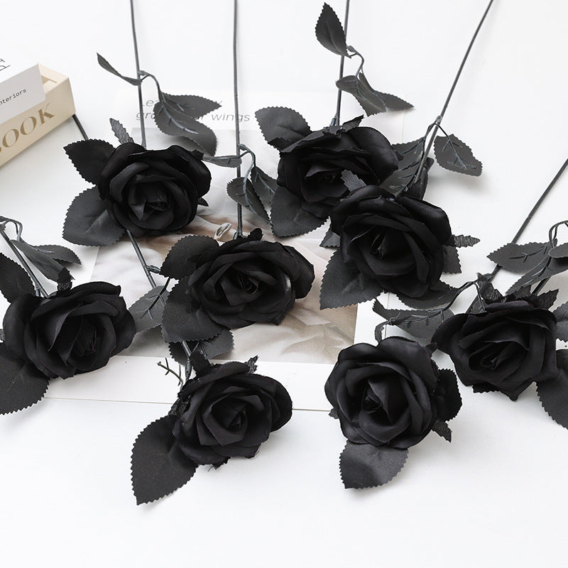 5x Schwarze Rosen künstlich 39cm, Realistische Kunstblumen im Gothic-Stil, Dekoration für Halloween, Hochzeit, Vase, Langlebige Stielblumen