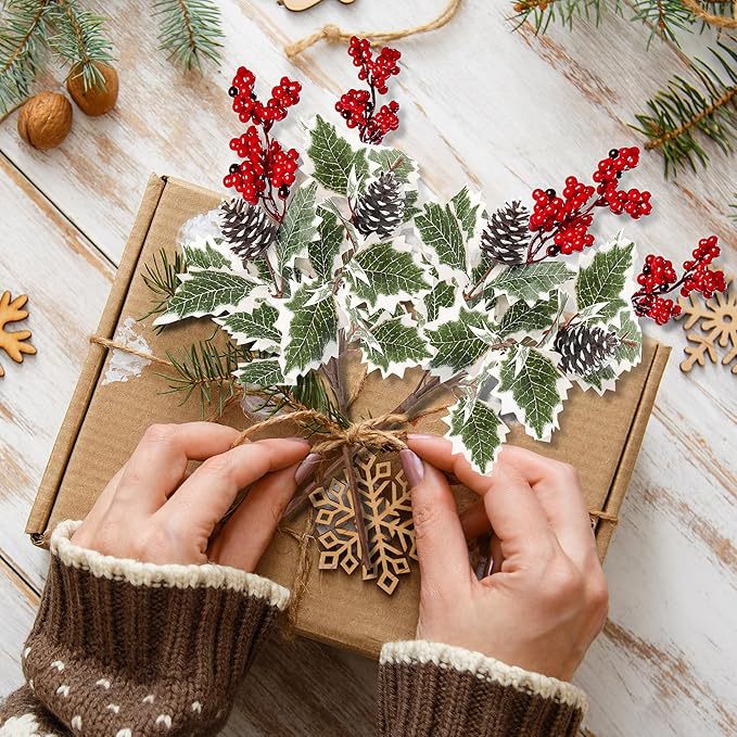 Künstliche Pflanzen mit roten Beeren und Tannenzapfen, 40 cm, täuschend echt, ideal für Hochzeiten, Dekoration, Geschenke, 2er Set