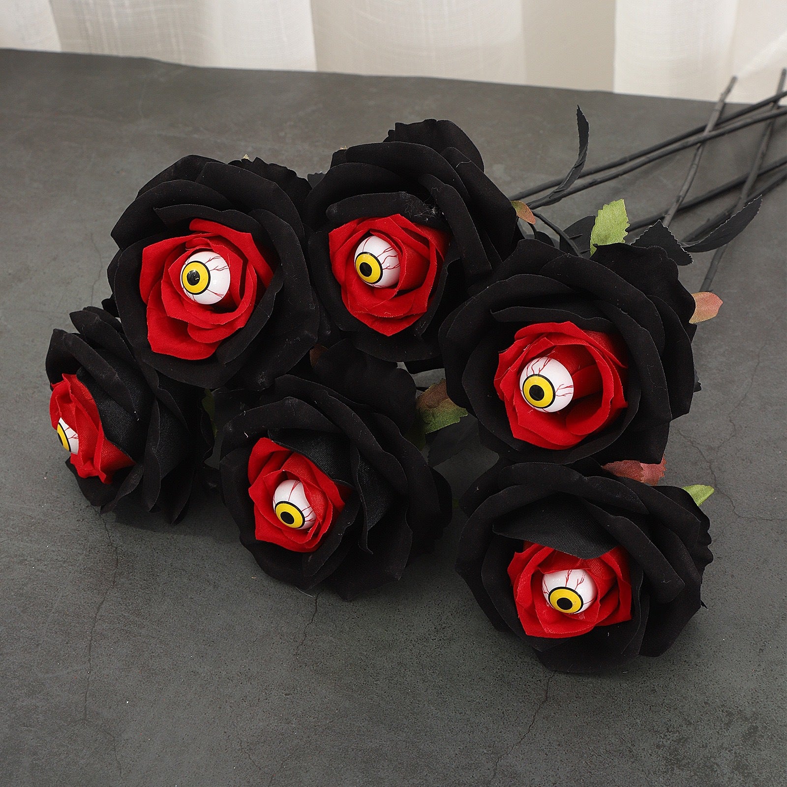 5er Set Künstliche Rosen, langstielig (ca. 50 cm), Schwarz & Rot, Täuschend Echte Gothic Deko für Hochzeit, Halloween, Events & Floristik