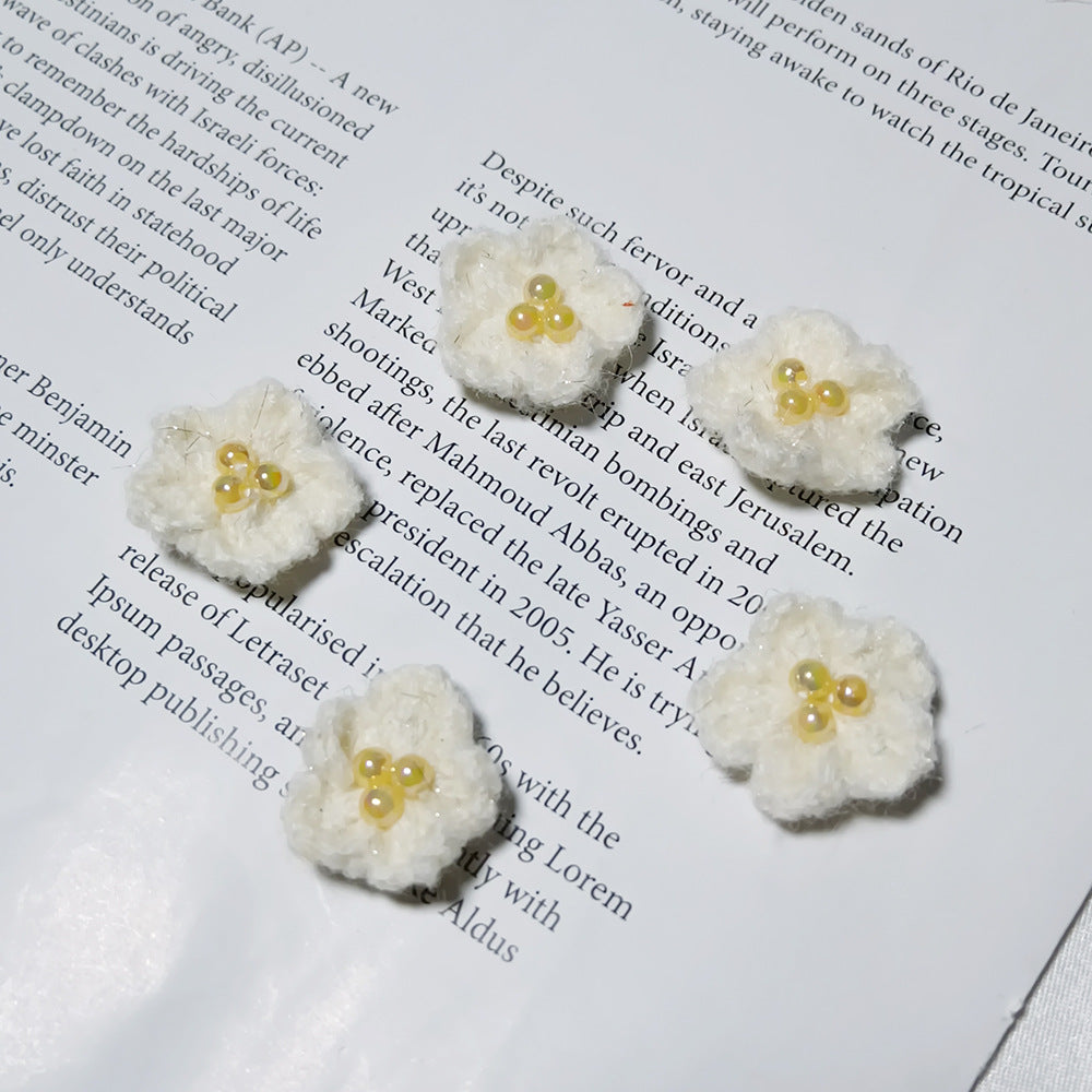 5er Set Gestrickte Gänseblümchen 3cm, Wollblumen Applikationen in warmen Farbtönen, Handarbeit Deko zum Basteln, für DIY Haarschmuck, Geschenkverpackung, Hochzeit