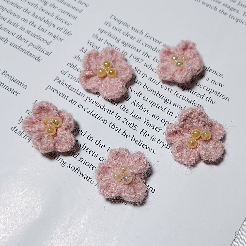 5er Set Gestrickte Gänseblümchen 3cm, Wollblumen Applikationen in warmen Farbtönen, Handarbeit Deko zum Basteln, für DIY Haarschmuck, Geschenkverpackung, Hochzeit