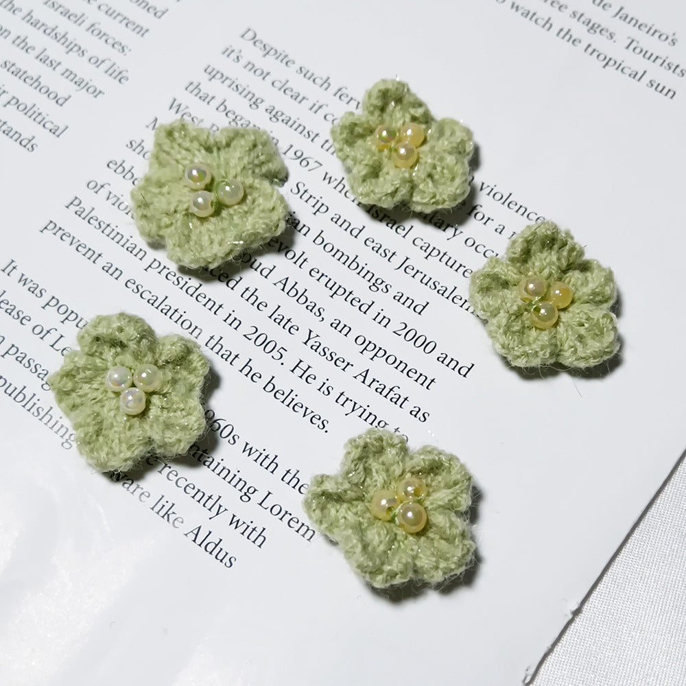 5er Set Gestrickte Gänseblümchen 3cm, Wollblumen Applikationen in warmen Farbtönen, Handarbeit Deko zum Basteln, für DIY Haarschmuck, Geschenkverpackung, Hochzeit