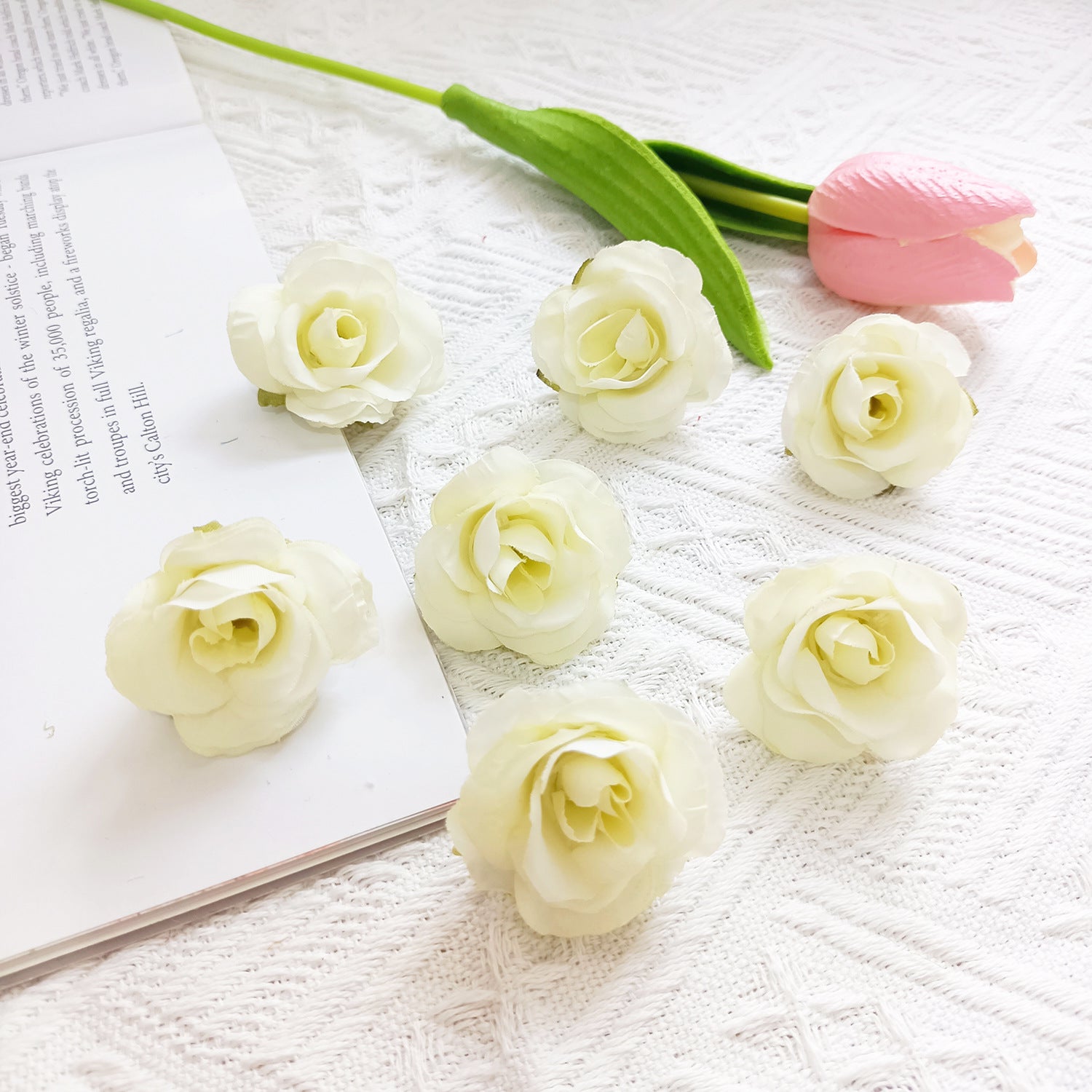 10x Künstliche Rosenköpfe Vintage (4 cm), Hochwertige Seidenblumen für DIY, Hochzeit, Anstecker, Gestecke, Tischdekoration, Basteln