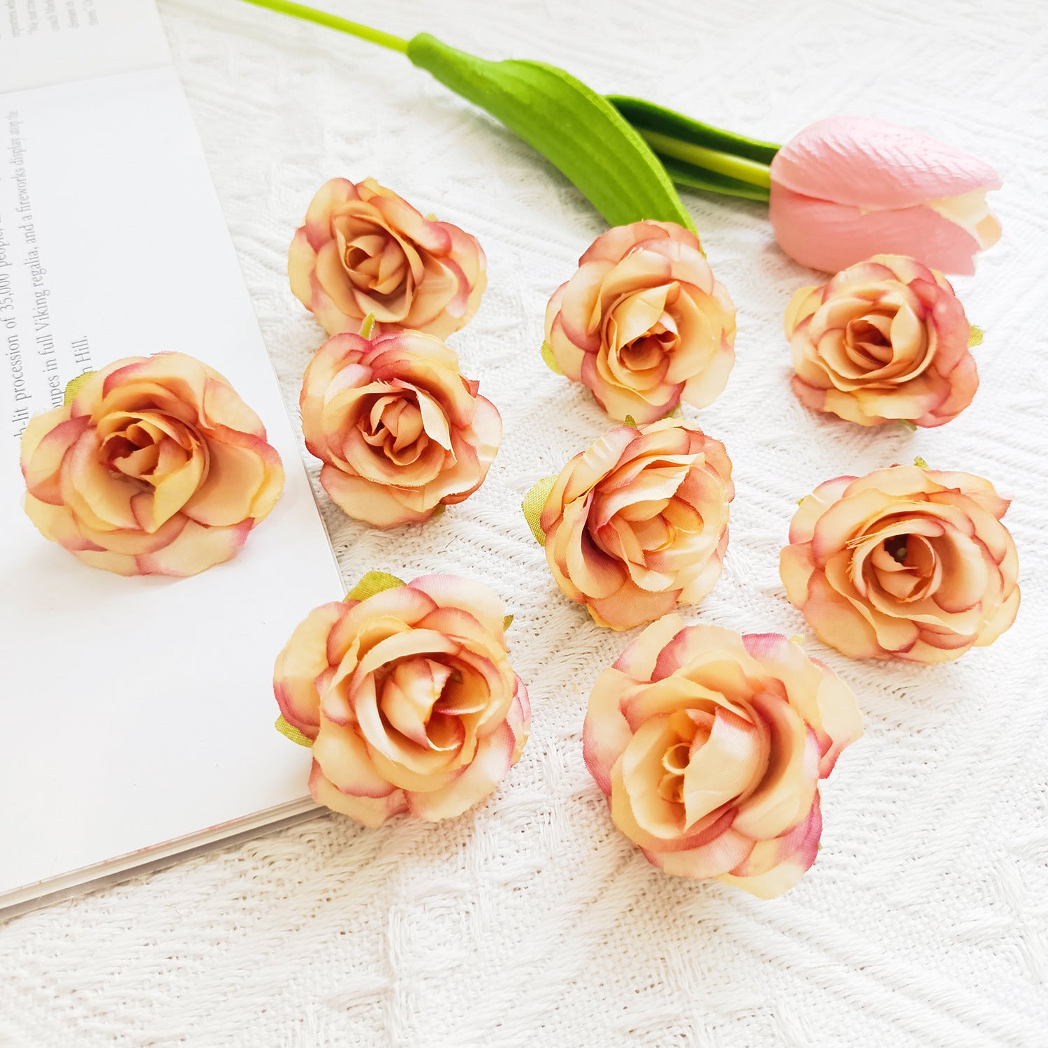 10x Künstliche Rosenköpfe Vintage (4 cm), Hochwertige Seidenblumen für DIY, Hochzeit, Anstecker, Gestecke, Tischdekoration, Basteln