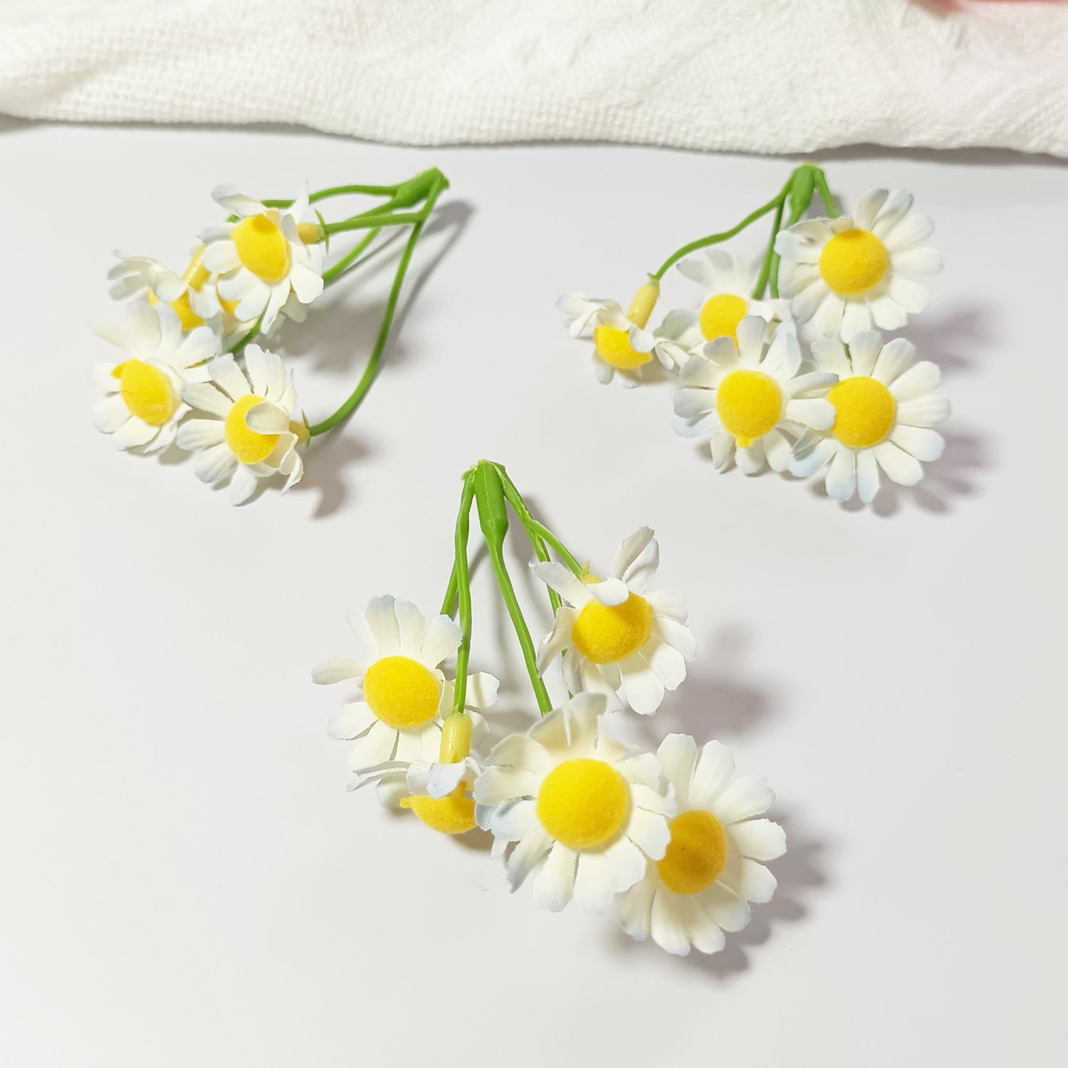 Künstliche kleine Gänseblümchen, 20 Stück, 2cm x 2cm x 7cm, realistisch, DIY, Hochzeitsdekoration, Geschenkverpackung, Floristik