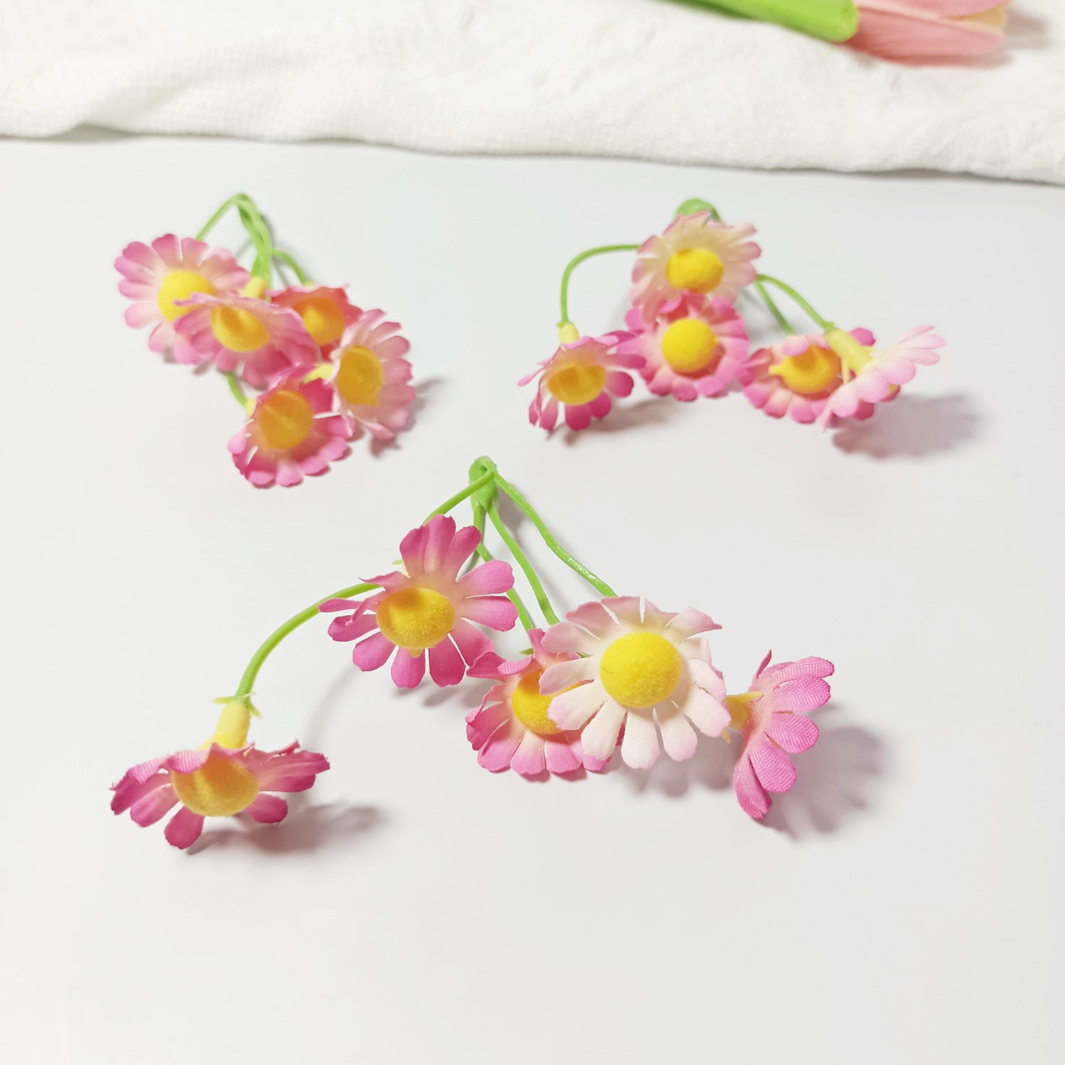 Künstliche kleine Gänseblümchen, 20 Stück, 2cm x 2cm x 7cm, realistisch, DIY, Hochzeitsdekoration, Geschenkverpackung, Floristik