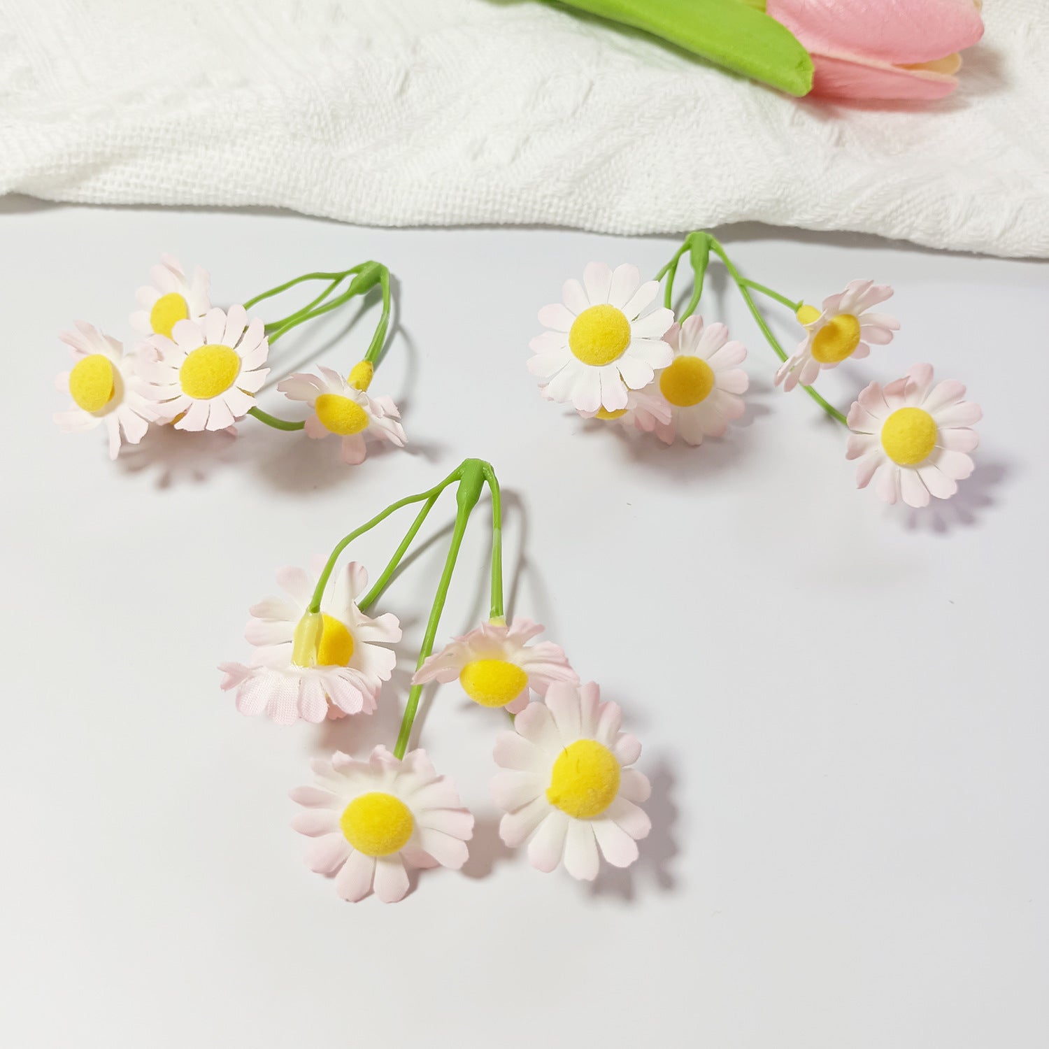 Künstliche kleine Gänseblümchen, 20 Stück, 2cm x 2cm x 7cm, realistisch, DIY, Hochzeitsdekoration, Geschenkverpackung, Floristik