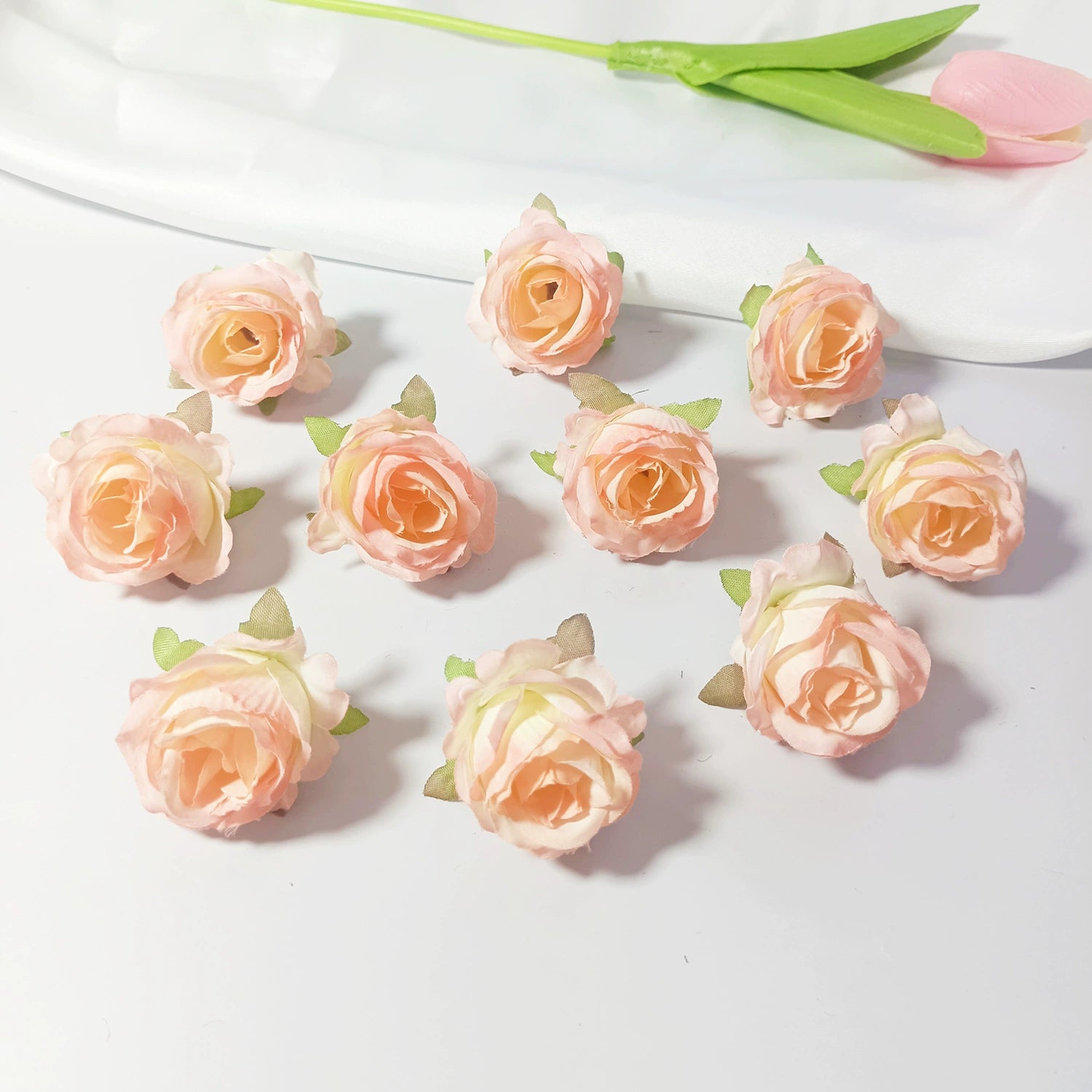 Mini Rosenköpfe 4cm, Künstliche Rosenblüten zum Basteln & Dekorieren, Naturgetreue Seidenrosen für DIY-Projekte, Hochzeit, Gestecke, Tischdeko