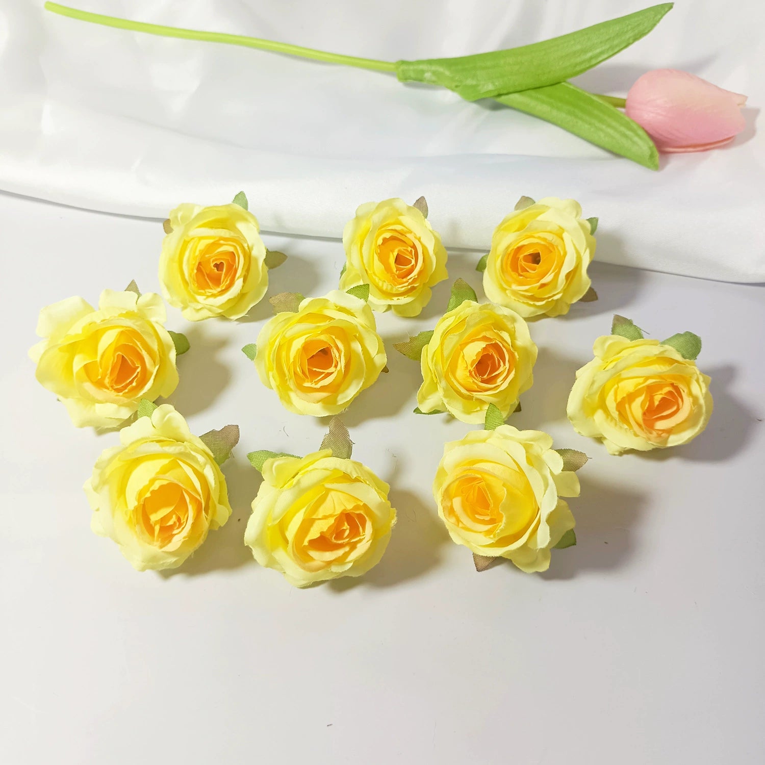 Mini Rosenköpfe 4cm, Künstliche Rosenblüten zum Basteln & Dekorieren, Naturgetreue Seidenrosen für DIY-Projekte, Hochzeit, Gestecke, Tischdeko