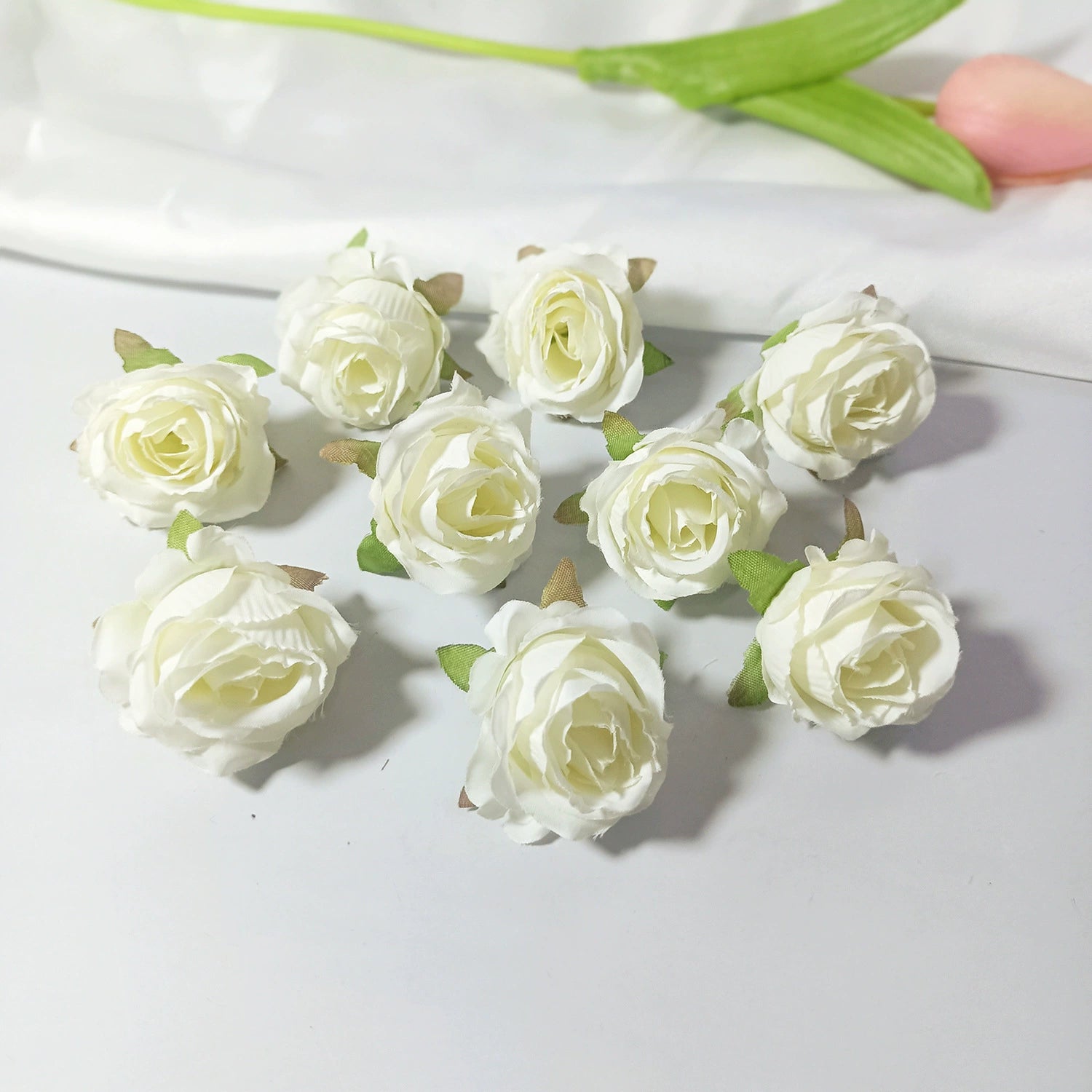 Mini Rosenköpfe 4cm, Künstliche Rosenblüten zum Basteln & Dekorieren, Naturgetreue Seidenrosen für DIY-Projekte, Hochzeit, Gestecke, Tischdeko