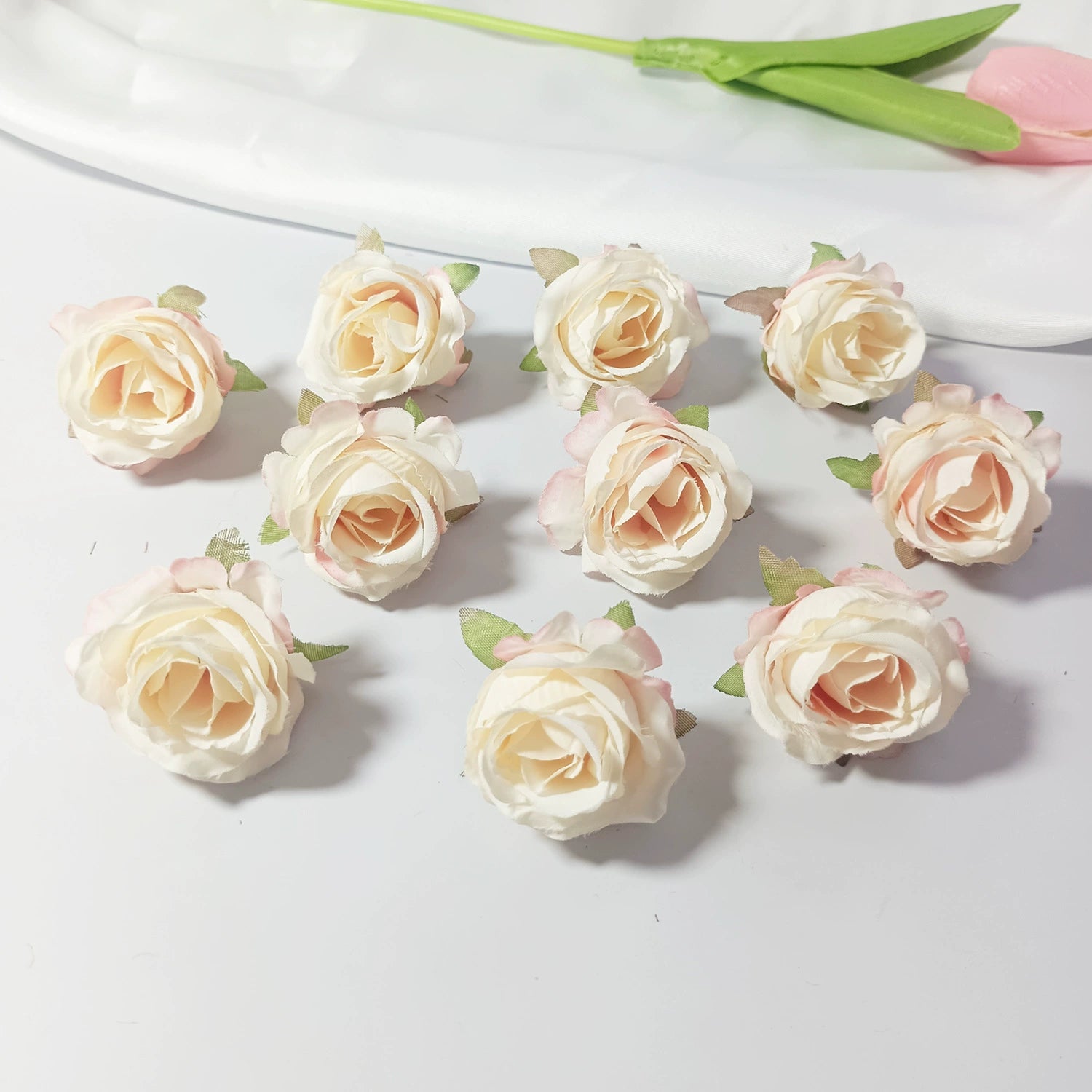 Mini Rosenköpfe 4cm, Künstliche Rosenblüten zum Basteln & Dekorieren, Naturgetreue Seidenrosen für DIY-Projekte, Hochzeit, Gestecke, Tischdeko
