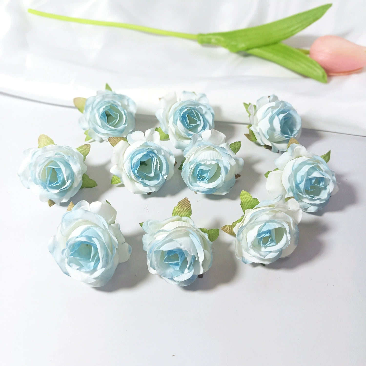 Mini Rosenköpfe 4cm, Künstliche Rosenblüten zum Basteln & Dekorieren, Naturgetreue Seidenrosen für DIY-Projekte, Hochzeit, Gestecke, Tischdeko