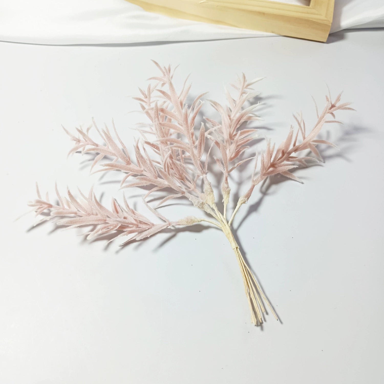 Sternengras Kunstzweig 20 cm, Täuschend echter Deko-Zweig für Gestecke & Vasen, Ideal für DIY, Hochzeit & Tischdeko, Kleine Kunstpflanze