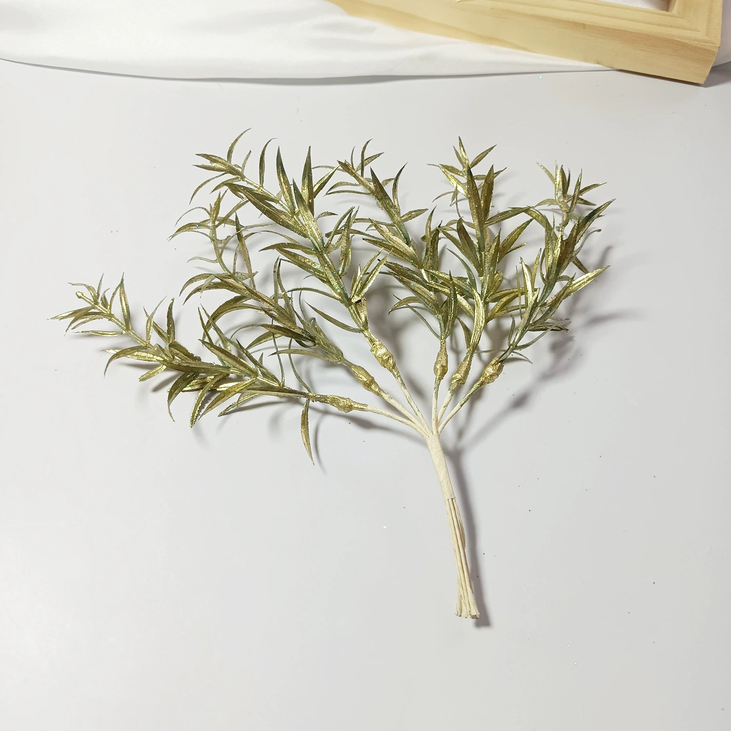 Sternengras Kunstzweig 20 cm, Täuschend echter Deko-Zweig für Gestecke & Vasen, Ideal für DIY, Hochzeit & Tischdeko, Kleine Kunstpflanze