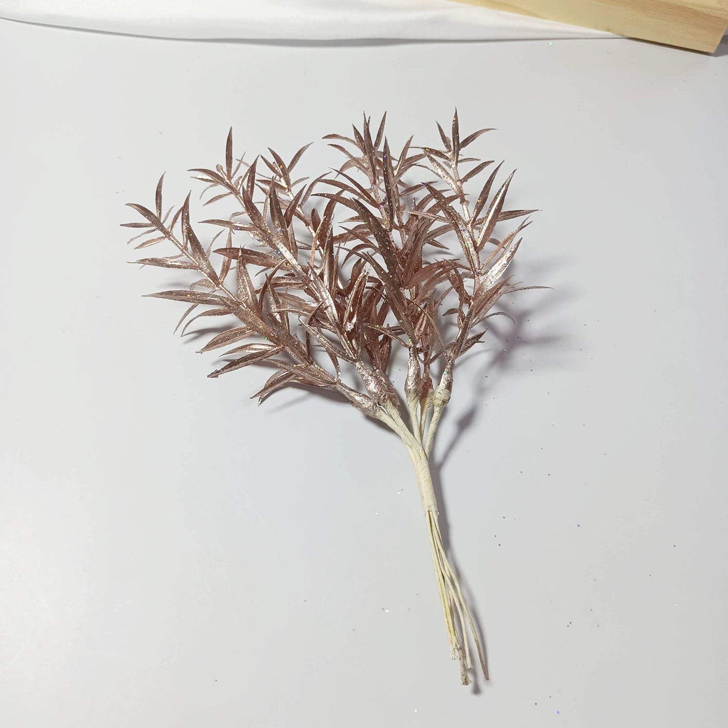 Sternengras Kunstzweig 20 cm, Täuschend echter Deko-Zweig für Gestecke & Vasen, Ideal für DIY, Hochzeit & Tischdeko, Kleine Kunstpflanze