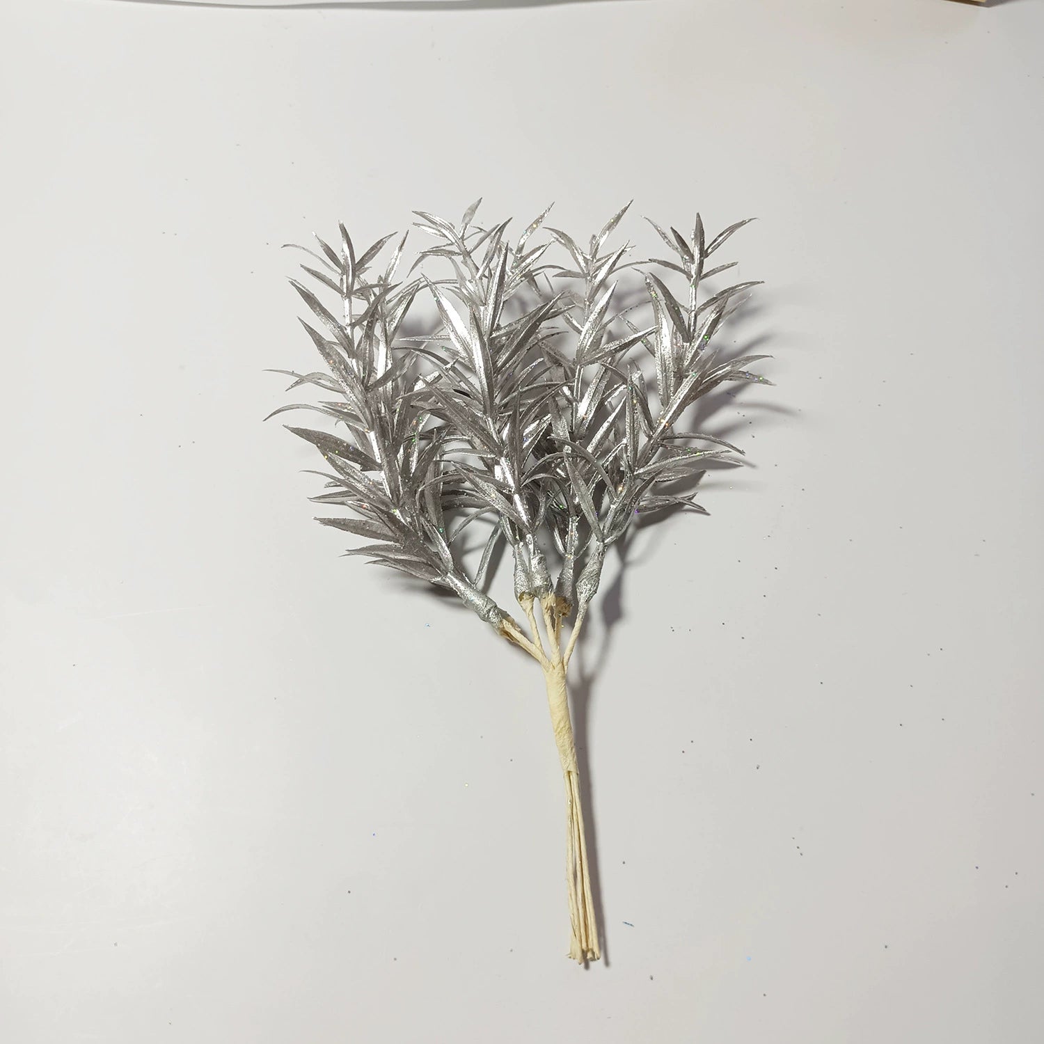 Sternengras Kunstzweig 20 cm, Täuschend echter Deko-Zweig für Gestecke & Vasen, Ideal für DIY, Hochzeit & Tischdeko, Kleine Kunstpflanze