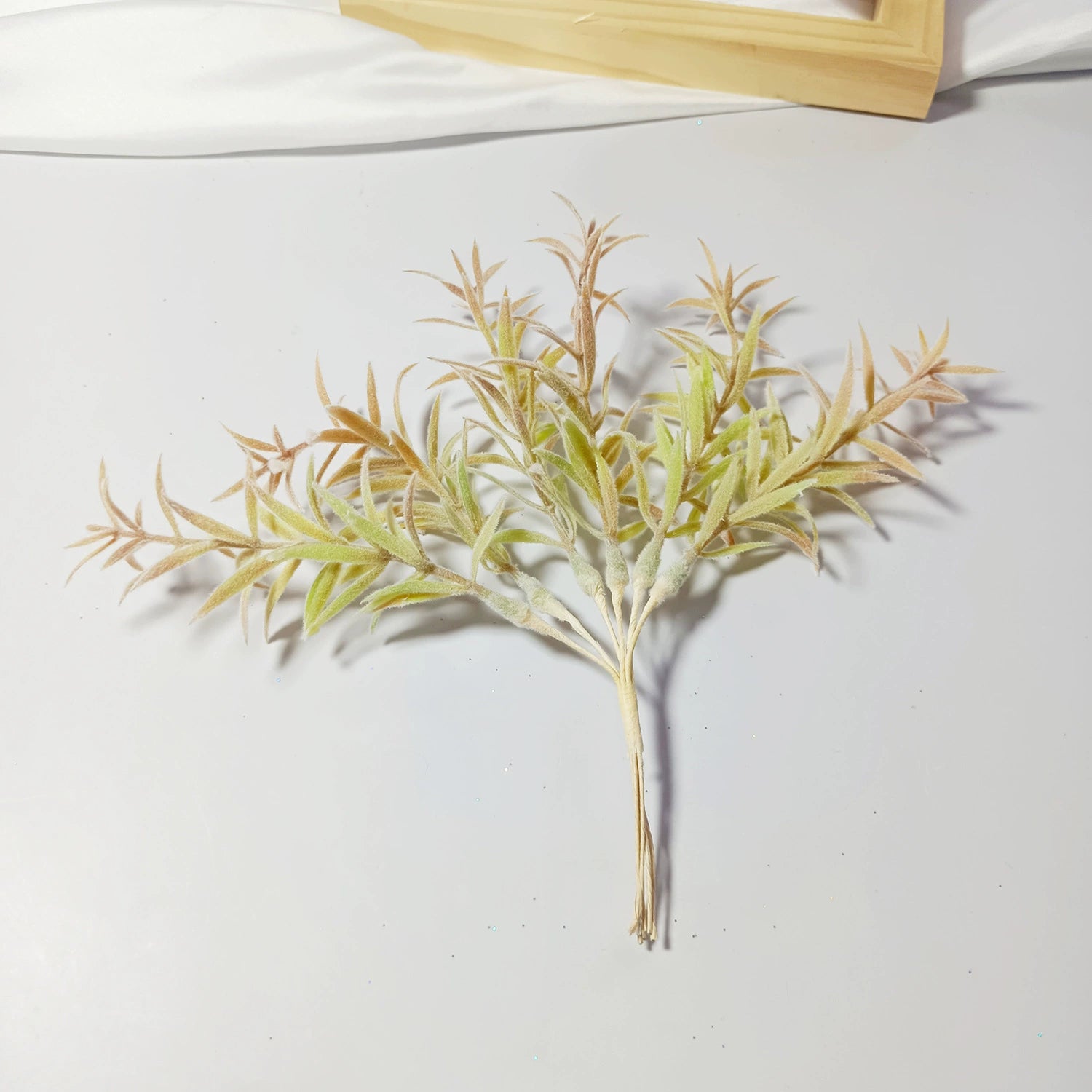 Sternengras Kunstzweig 20 cm, Täuschend echter Deko-Zweig für Gestecke & Vasen, Ideal für DIY, Hochzeit & Tischdeko, Kleine Kunstpflanze