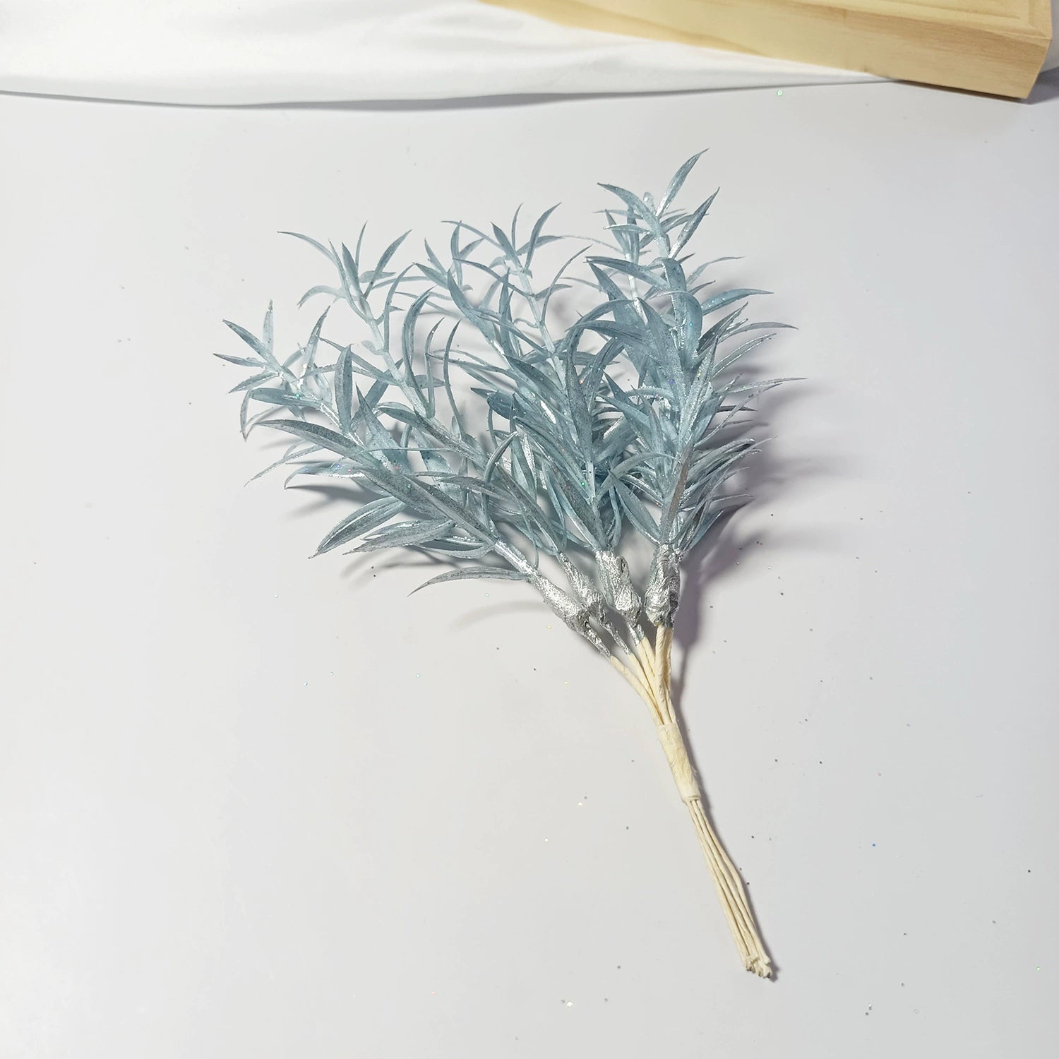 Sternengras Kunstzweig 20 cm, Täuschend echter Deko-Zweig für Gestecke & Vasen, Ideal für DIY, Hochzeit & Tischdeko, Kleine Kunstpflanze