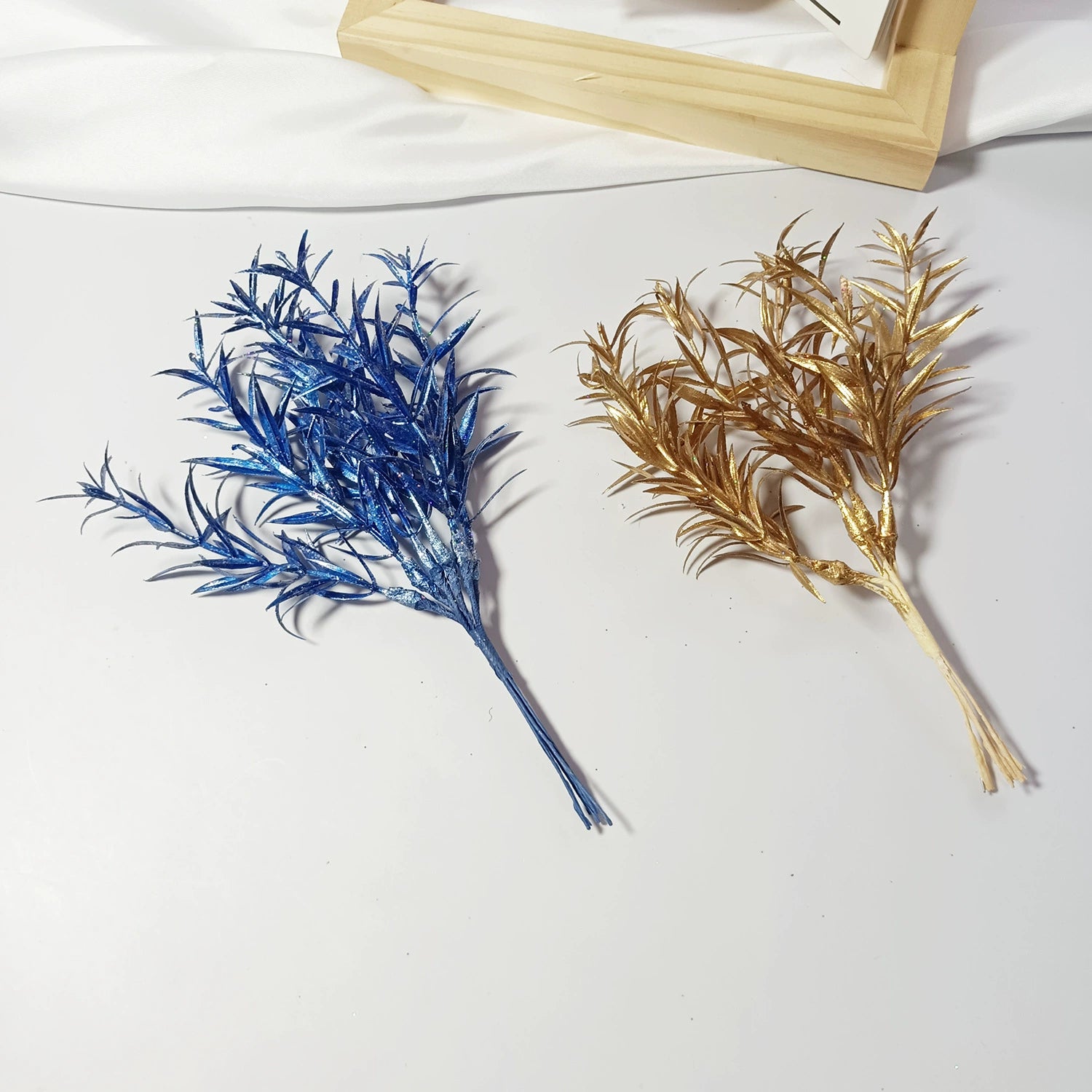 Sternengras Kunstzweig 20 cm, Täuschend echter Deko-Zweig für Gestecke & Vasen, Ideal für DIY, Hochzeit & Tischdeko, Kleine Kunstpflanze