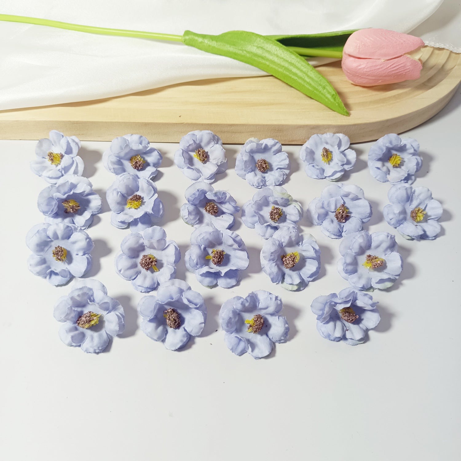 100x Künstliche Gänseblümchen Köpfe, 3 cm, Hochwertige Blüten zum Basteln, für DIY-Projekte, Hochzeit & Floristik, Realistische Optik