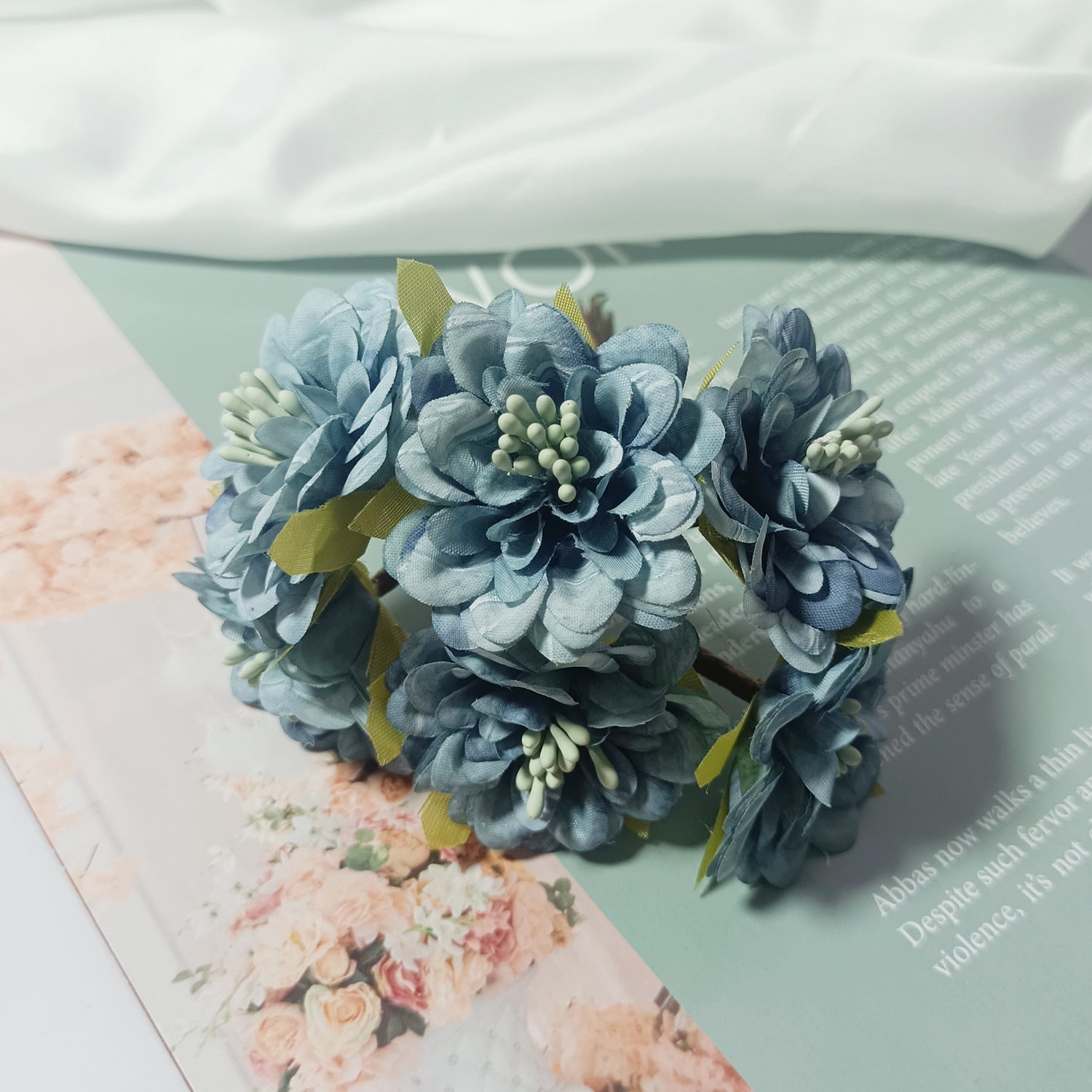 Kleine Dahlien Kunstblumen, 11 cm Mini-Bouquet, täuschend echte Seidenblumen für DIY, Gestecke, Anstecker, Hochzeit & Dekoration