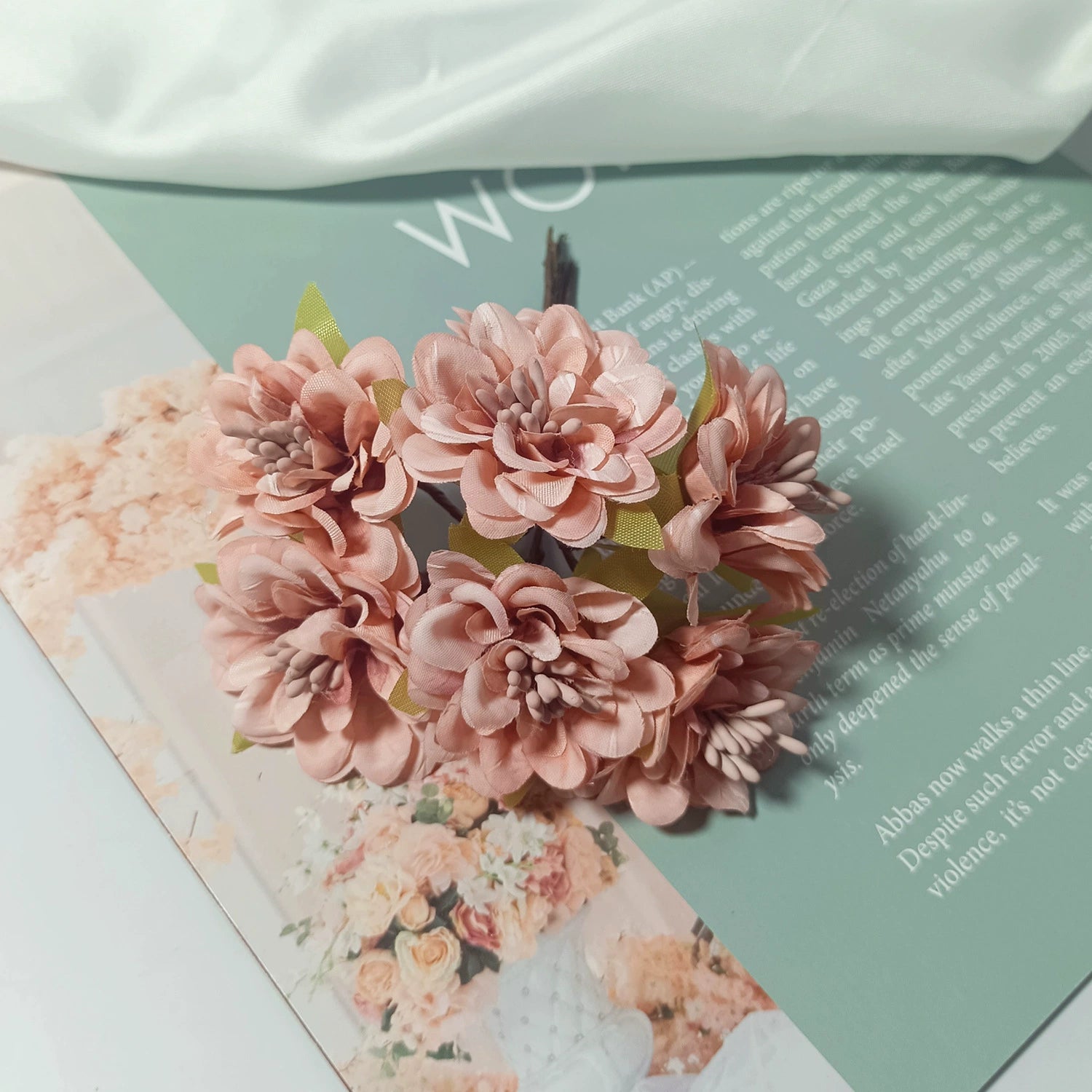 Kleine Dahlien Kunstblumen, 11 cm Mini-Bouquet, täuschend echte Seidenblumen für DIY, Gestecke, Anstecker, Hochzeit & Dekoration