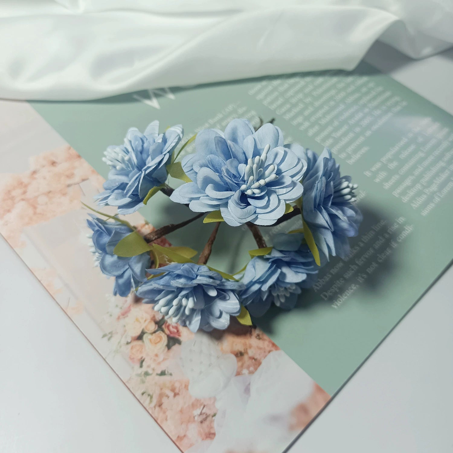 Kleine Dahlien Kunstblumen, 11 cm Mini-Bouquet, täuschend echte Seidenblumen für DIY, Gestecke, Anstecker, Hochzeit & Dekoration