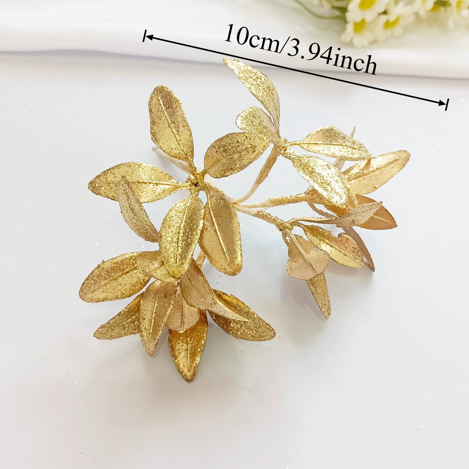 Künstlicher Kiefernzweig Gold 20cm, Deko-Pick mit Perlen, Täuschend Echter Tannenzweig für DIY Gestecke, Weihnachtsdeko & Anstecker