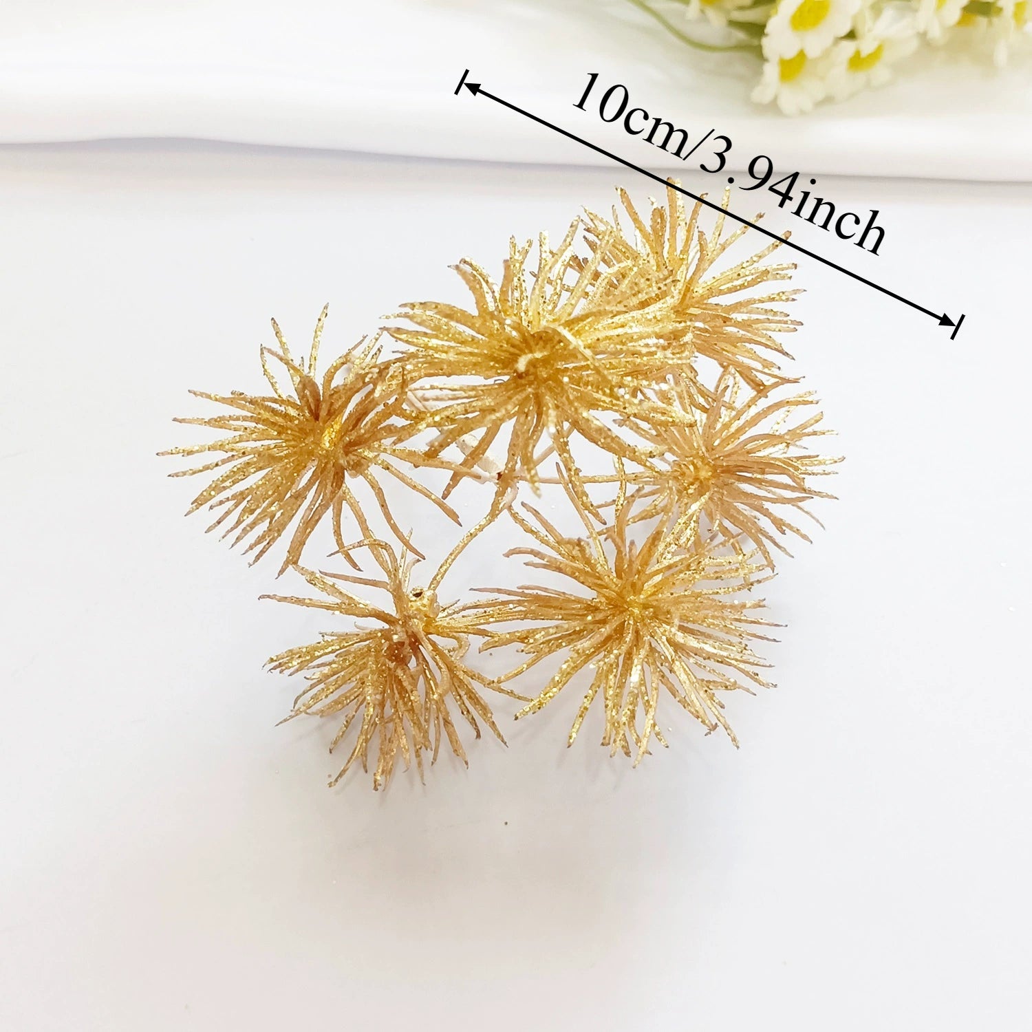 Künstlicher Kiefernzweig Gold 20cm, Deko-Pick mit Perlen, Täuschend Echter Tannenzweig für DIY Gestecke, Weihnachtsdeko & Anstecker
