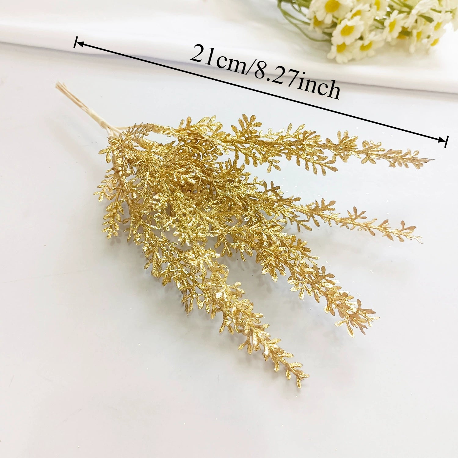 Künstlicher Kiefernzweig Gold 20cm, Deko-Pick mit Perlen, Täuschend Echter Tannenzweig für DIY Gestecke, Weihnachtsdeko & Anstecker