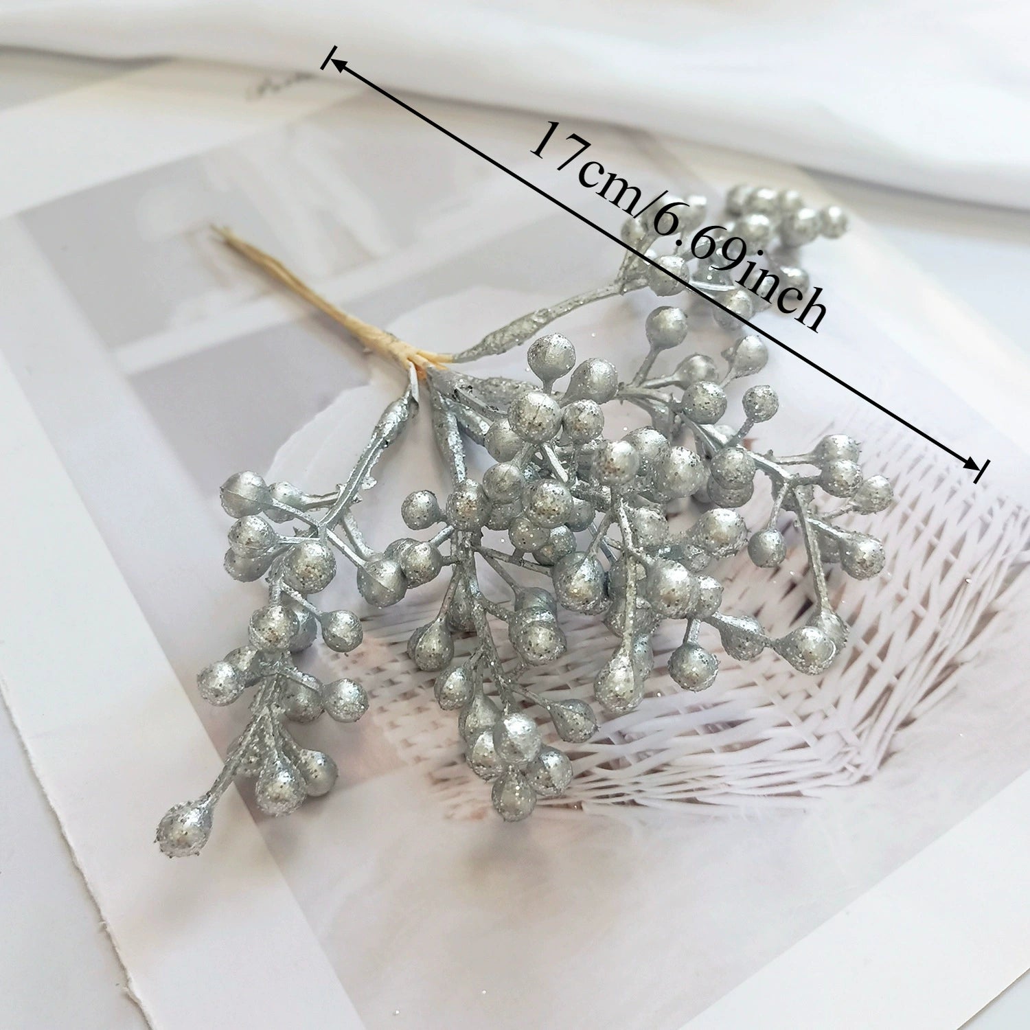 Künstlicher Kiefernzweig Gold 20cm, Deko-Pick mit Perlen, Täuschend Echter Tannenzweig für DIY Gestecke, Weihnachtsdeko & Anstecker