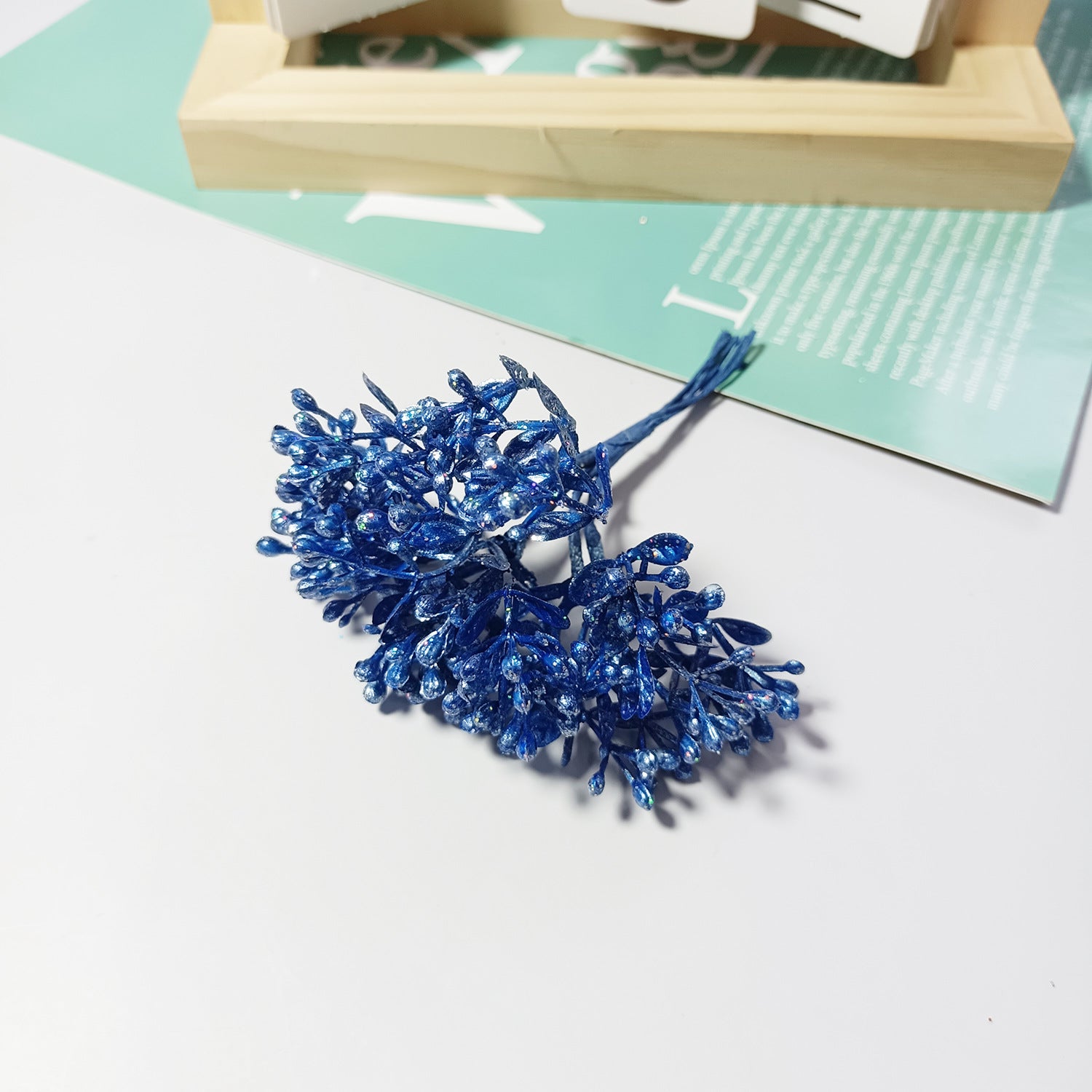 Künstlicher Beerenstrauß 10 cm, Täuschend Echte Mini-Beeren-Zweige für DIY Bastelprojekte, Hochzeit, Gestecke & Haarschmuck