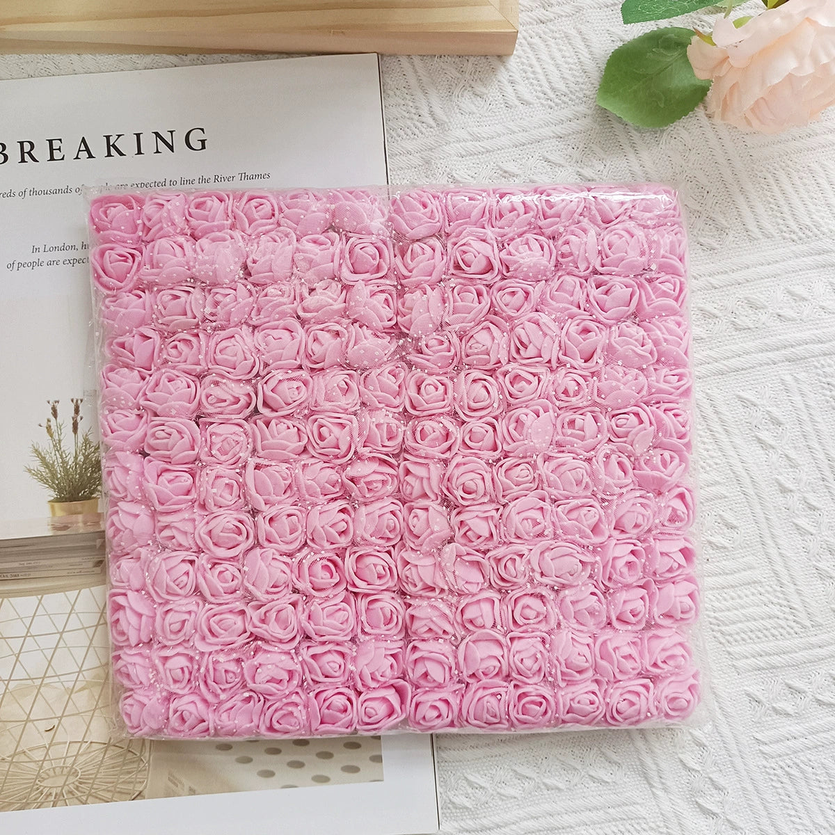 144x Mini Rosenköpfe 2,5 cm, PE Schaumrosen mit Spitze, Künstliche Blumen für Hochzeit, DIY & Gestecke, Großpackung für Floristik & Deko