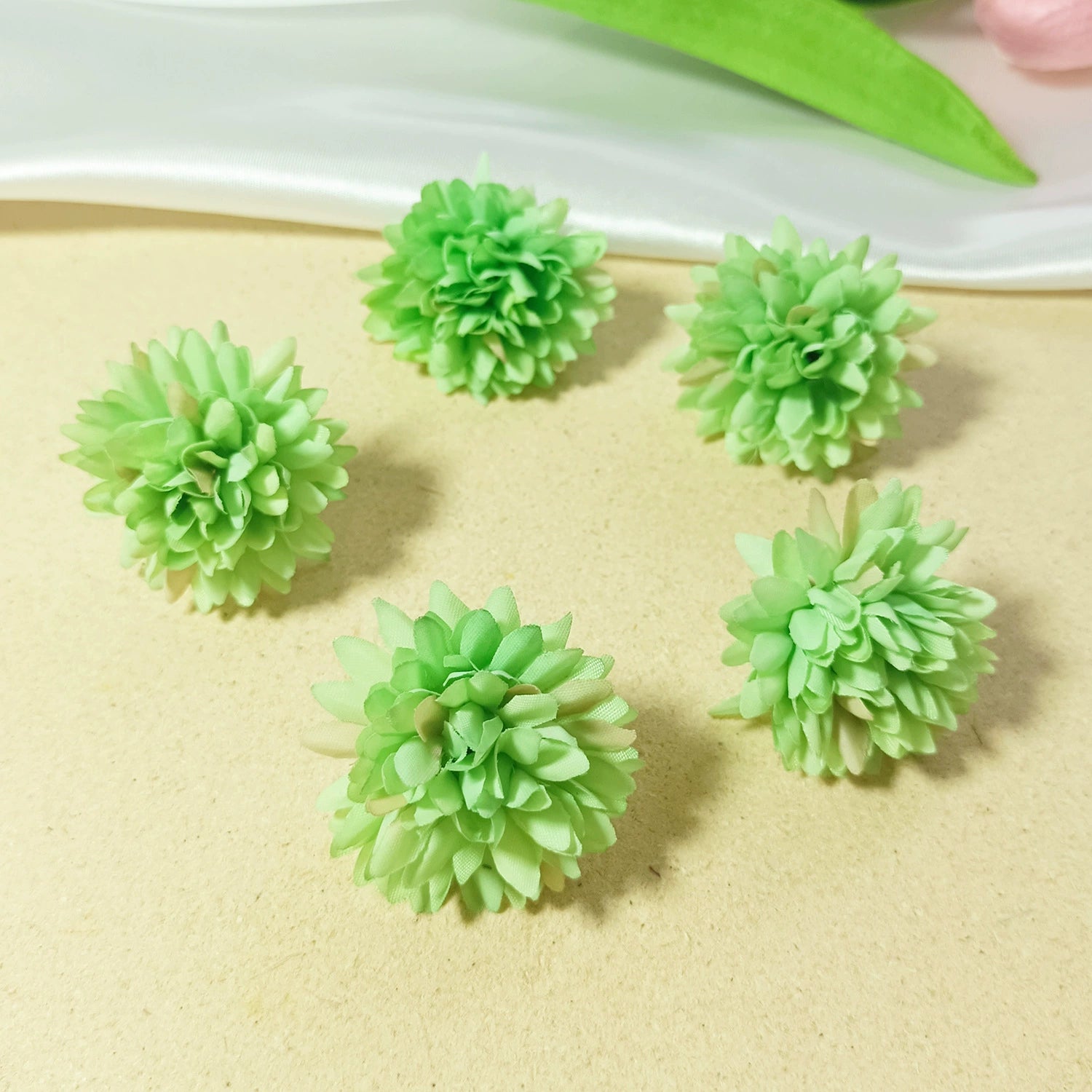 Künstliche Wildblumen Blütenköpfe 4cm, 10 Farben, Realistische Seidenblumen zum Basteln, DIY Gestecke, Hochzeitsdeko, Ansteckblume