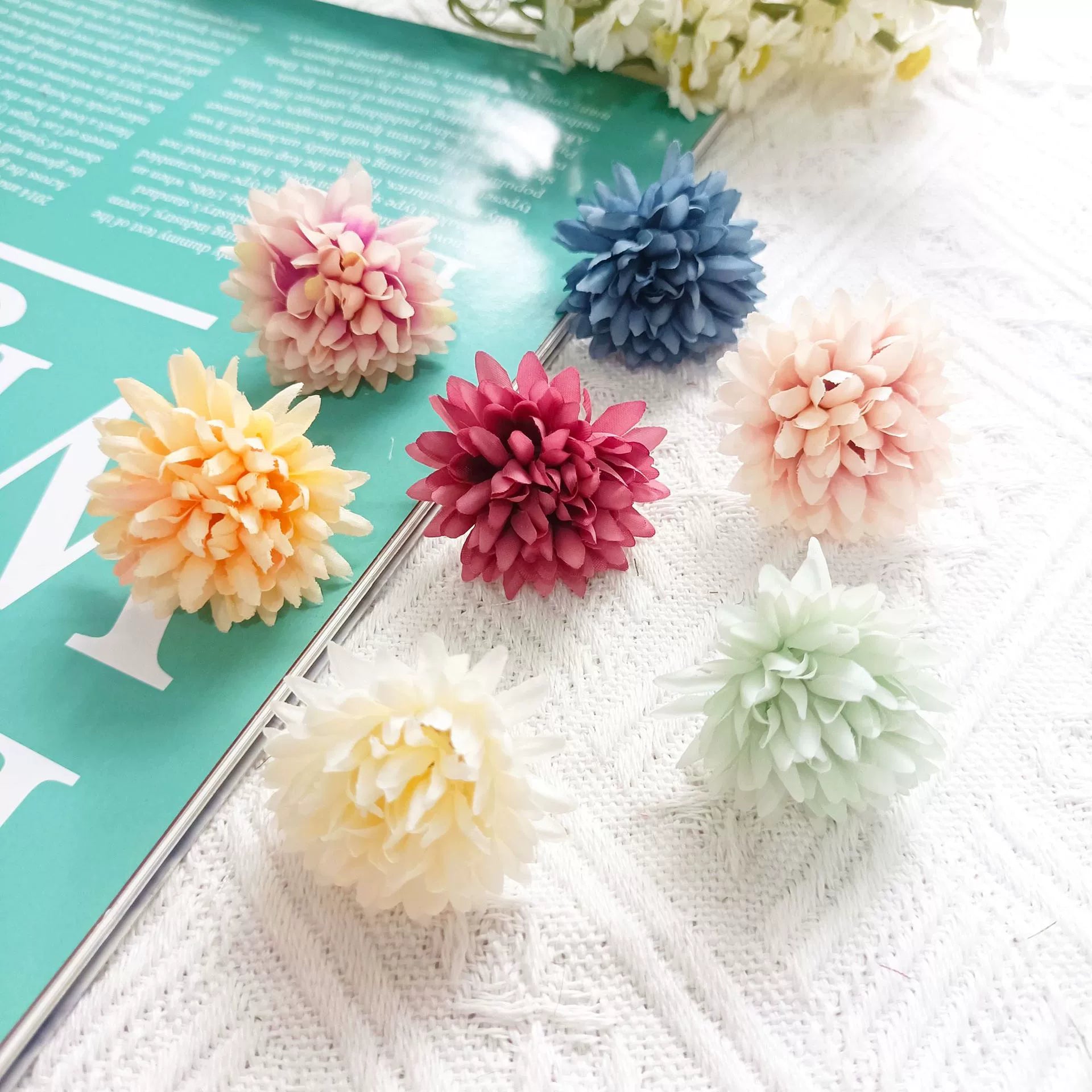 Künstliche Wildblumen Blütenköpfe 4cm, 10 Farben, Realistische Seidenblumen zum Basteln, DIY Gestecke, Hochzeitsdeko, Ansteckblume