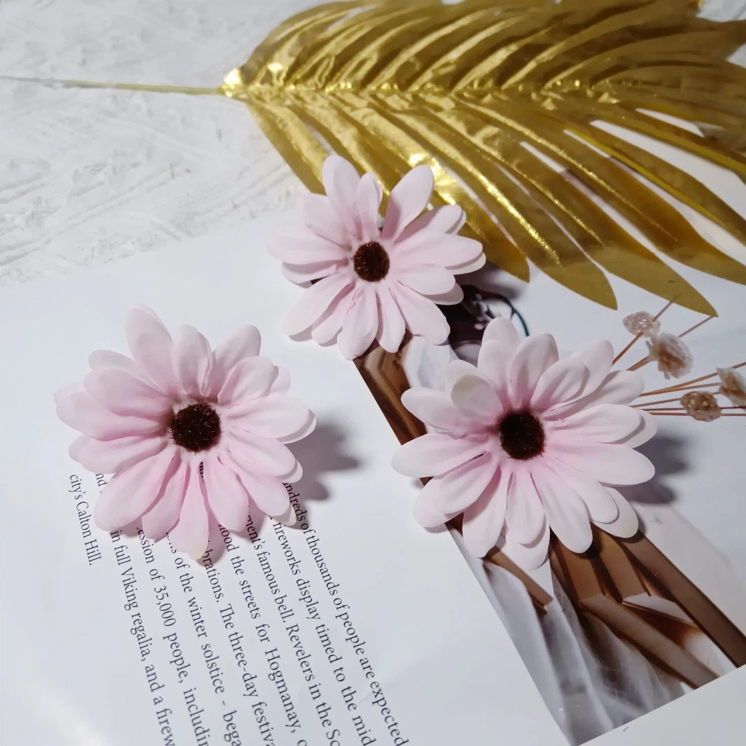 Gänseblümchen Blumenköpfe 7cm, Täuschend Echte Seidenblumen zum Basteln, DIY Kunstblumen für Hochzeit, Gestecke, Floristik | Mengenrabatte