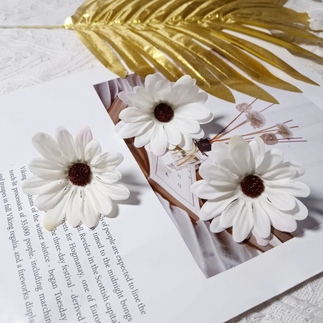 Gänseblümchen Blumenköpfe 7cm, Täuschend Echte Seidenblumen zum Basteln, DIY Kunstblumen für Hochzeit, Gestecke, Floristik | Mengenrabatte