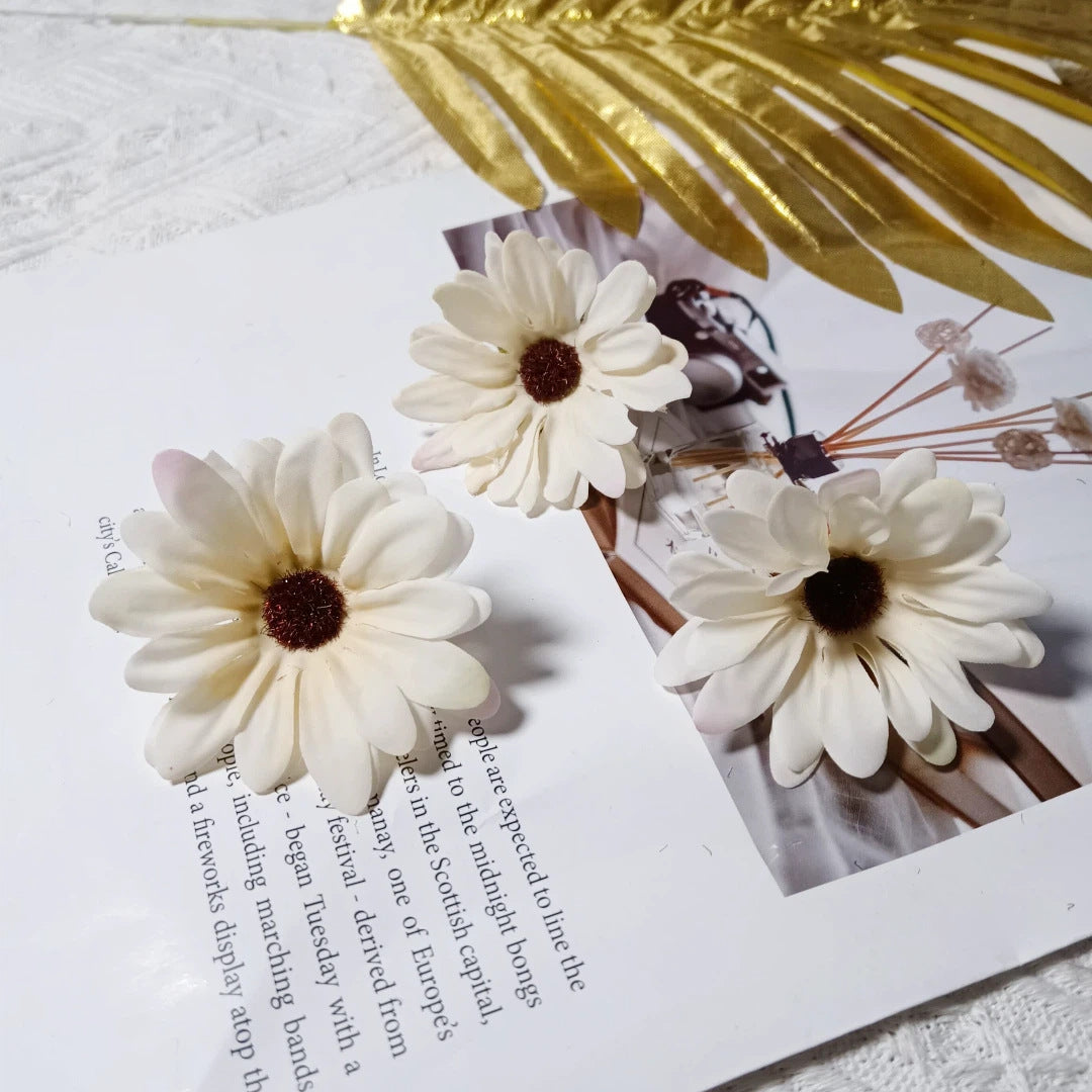 Gänseblümchen Blumenköpfe 7cm, Täuschend Echte Seidenblumen zum Basteln, DIY Kunstblumen für Hochzeit, Gestecke, Floristik | Mengenrabatte