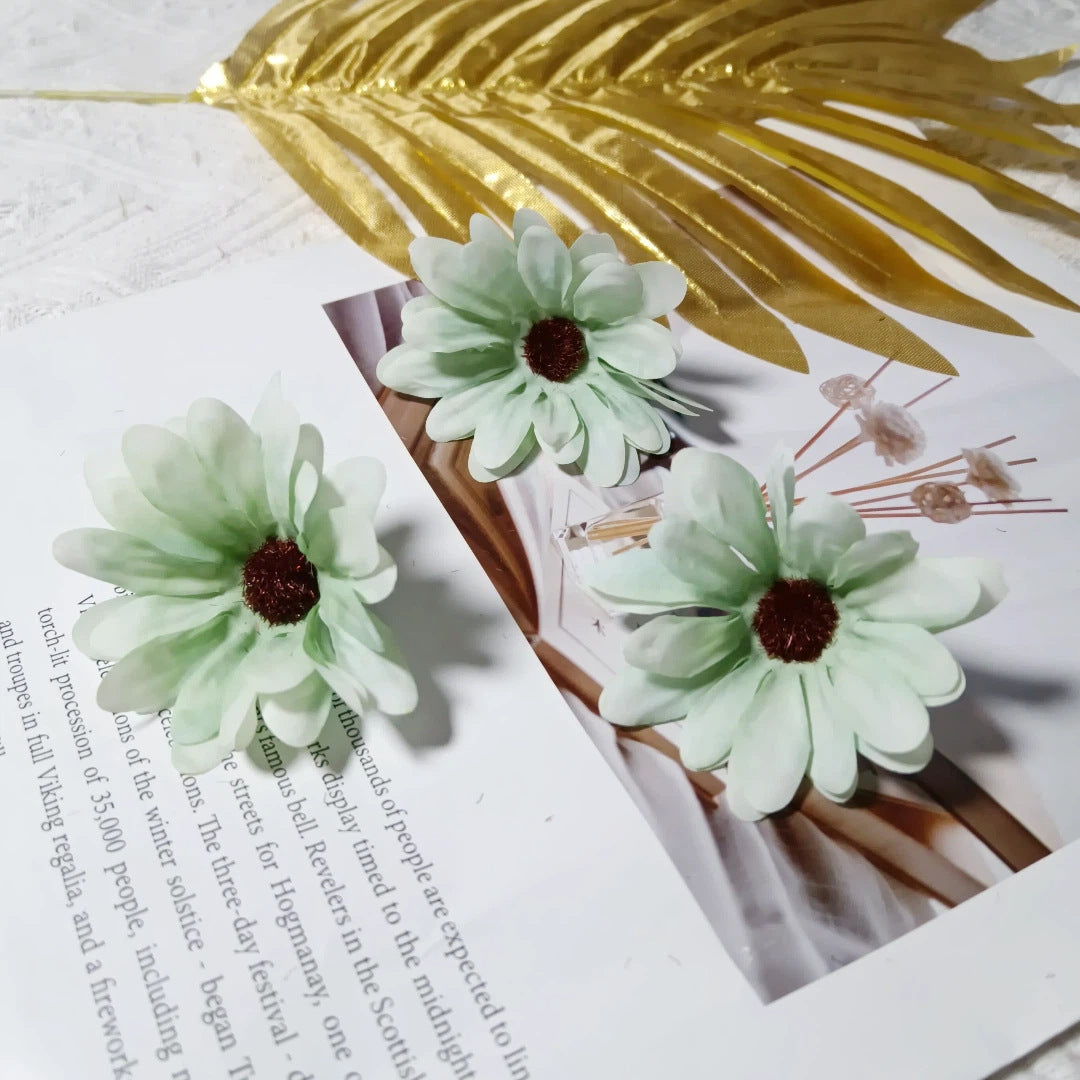 Gänseblümchen Blumenköpfe 7cm, Täuschend Echte Seidenblumen zum Basteln, DIY Kunstblumen für Hochzeit, Gestecke, Floristik | Mengenrabatte