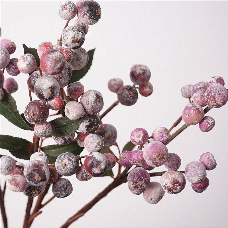 Künstlicher Beeren-Zweig 45 cm, Rote Ilex Beeren gefrostet, Dekozweig für Vase, Herbstdeko, Weihnachten & Floristik-Bedarf