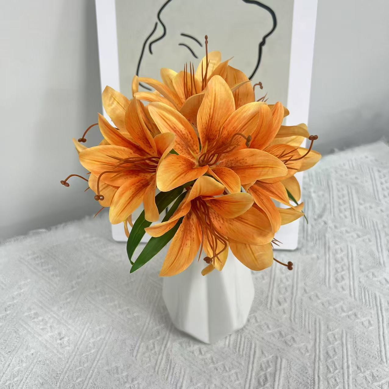 Künstlicher Lilienstrauß 30 cm, Täuschend Echte Lilien aus Seidenstoff, Dauerhafte Kunstblumen für Vase, Tischdeko, Hochzeit, Floristik & Grabschmuck