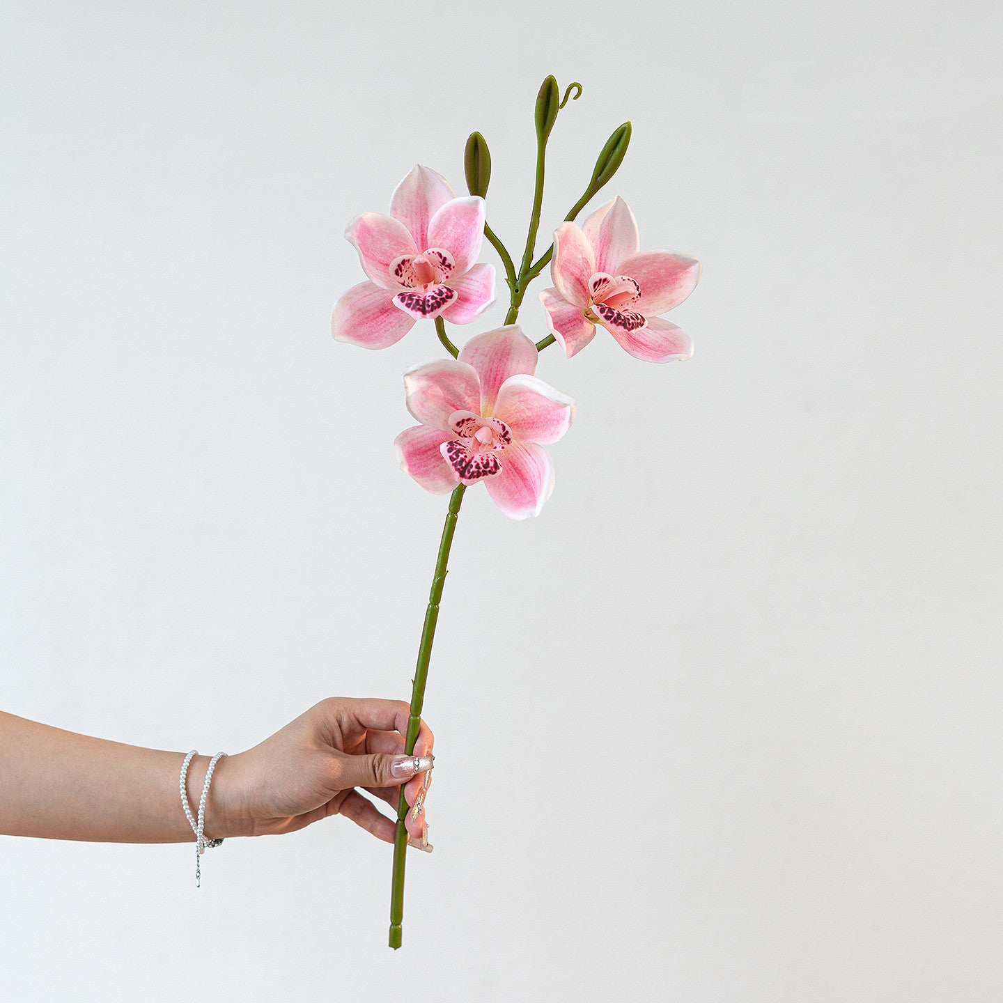 Künstliche Cymbidium Orchidee 55 cm, 3 Blüten, Lebensechter Orchideenzweig für Vase, Hochzeitsdeko, Gestecke, Langlebige Kunstblume