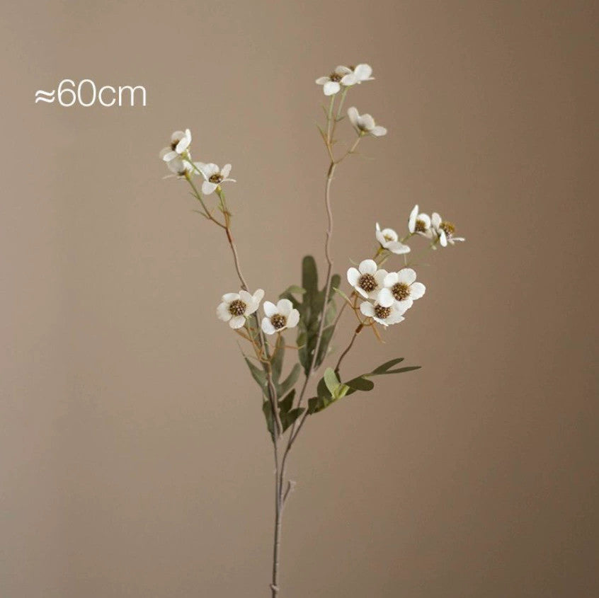 Kunstblumen Pflaumenblüten Zweig 60cm, Täuschend Echt im Vintage-Stil, Dekozweig für Vase, Tischdeko, Hochzeit, Langlebiger Seidenblumen-Strauß