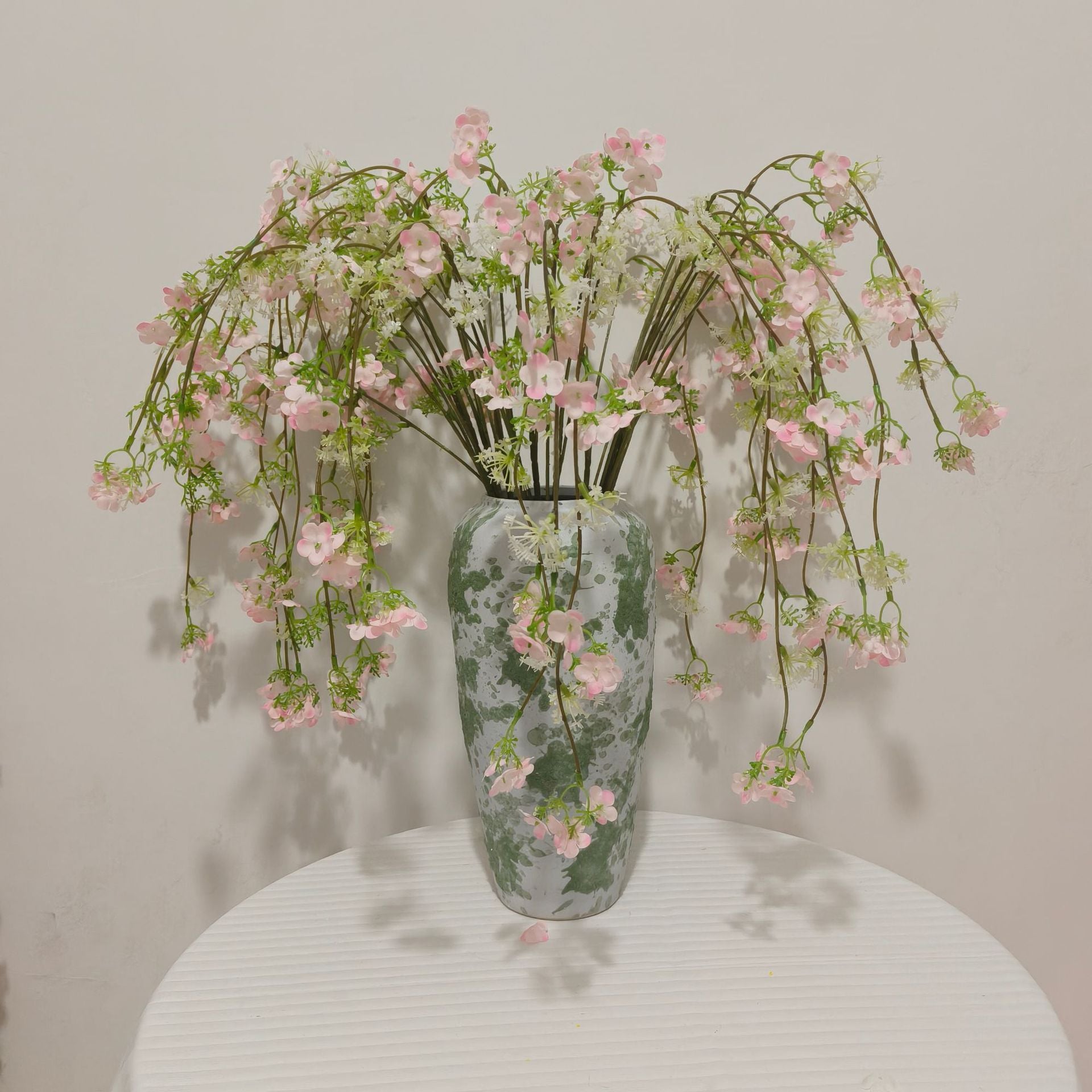 Künstliche Hängeblumen 5er Set, 93 cm lang, Lebensechte Blütenzweige für Dekoration, Hochzeit, Gastronomie & Floristik, pflegeleicht